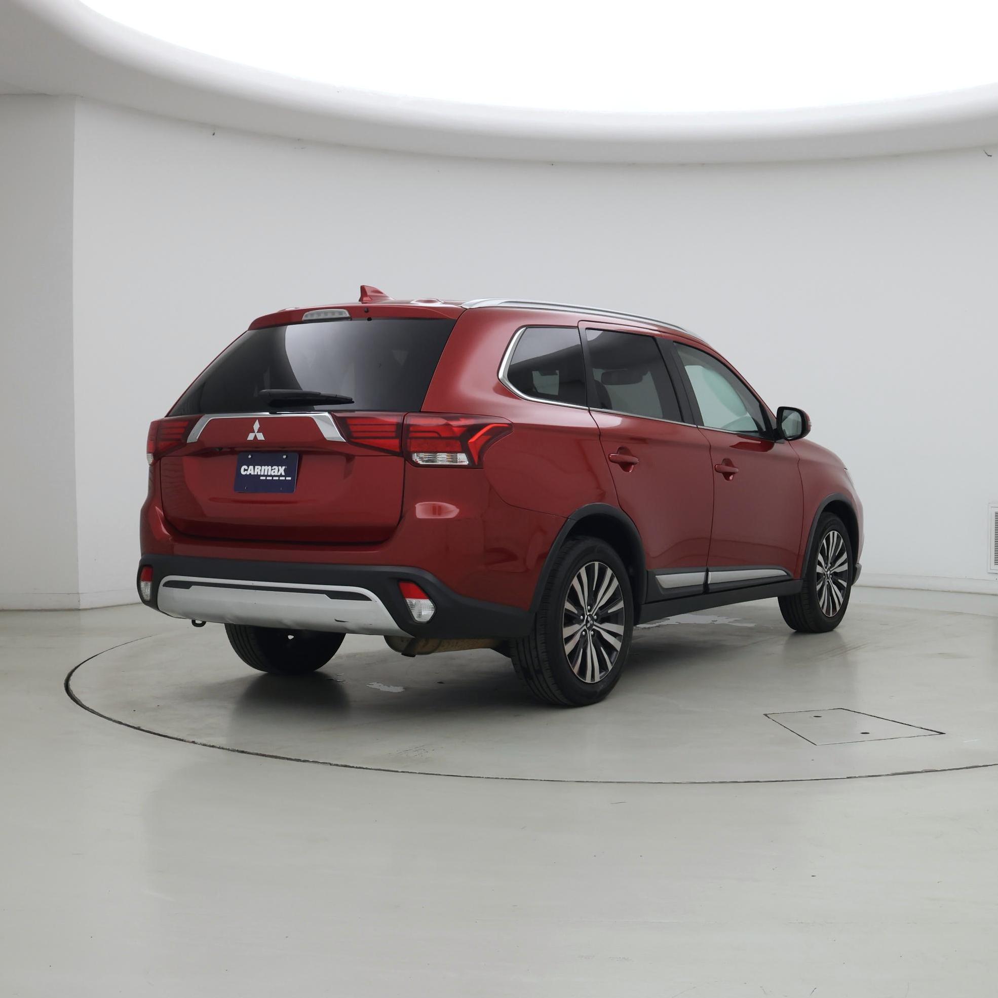 Thumbnail: 2019 Mitsubishi Outlander - 8