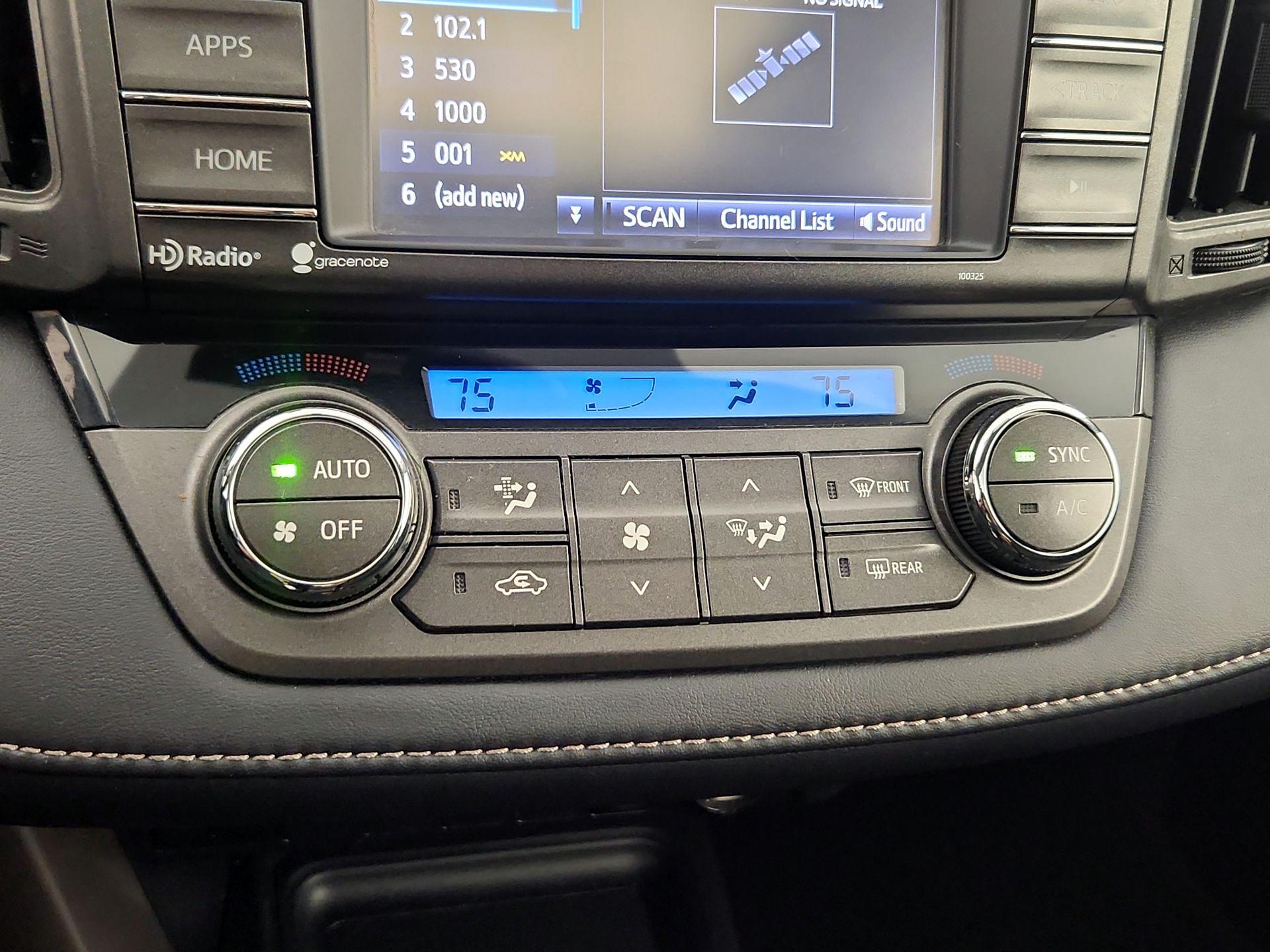 Thumbnail: 2015 Toyota RAV4 - 16
