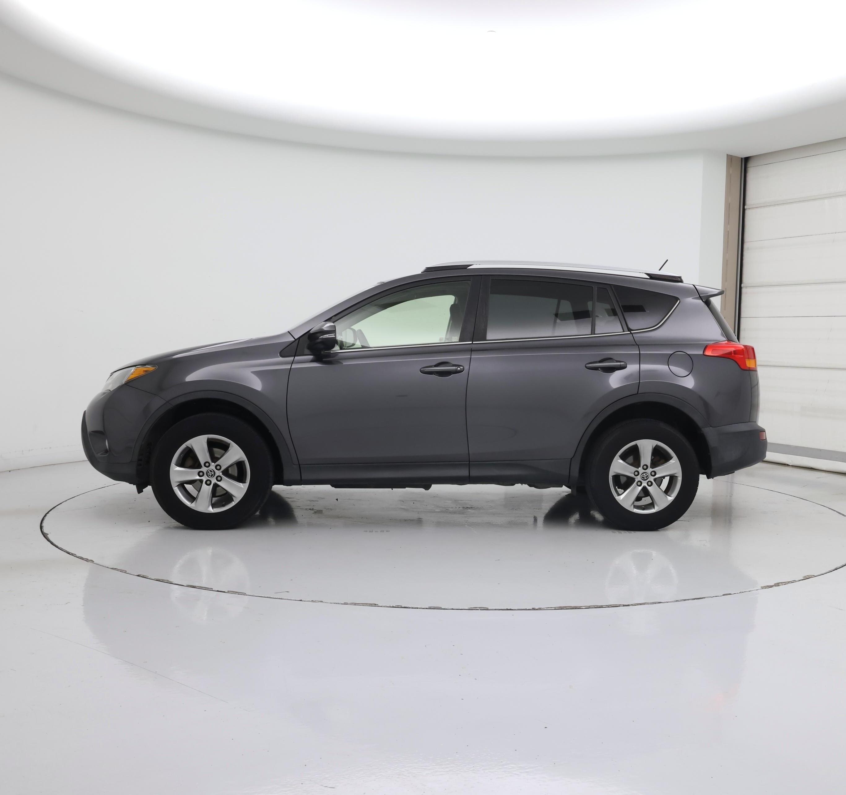 Thumbnail: 2015 Toyota RAV4 - 3
