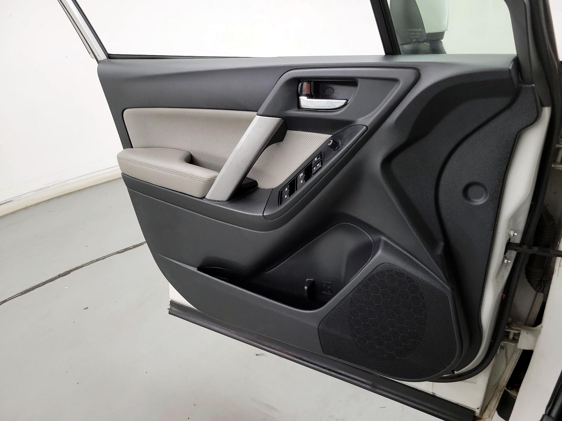 Thumbnail: 2015 Subaru Forester - 12