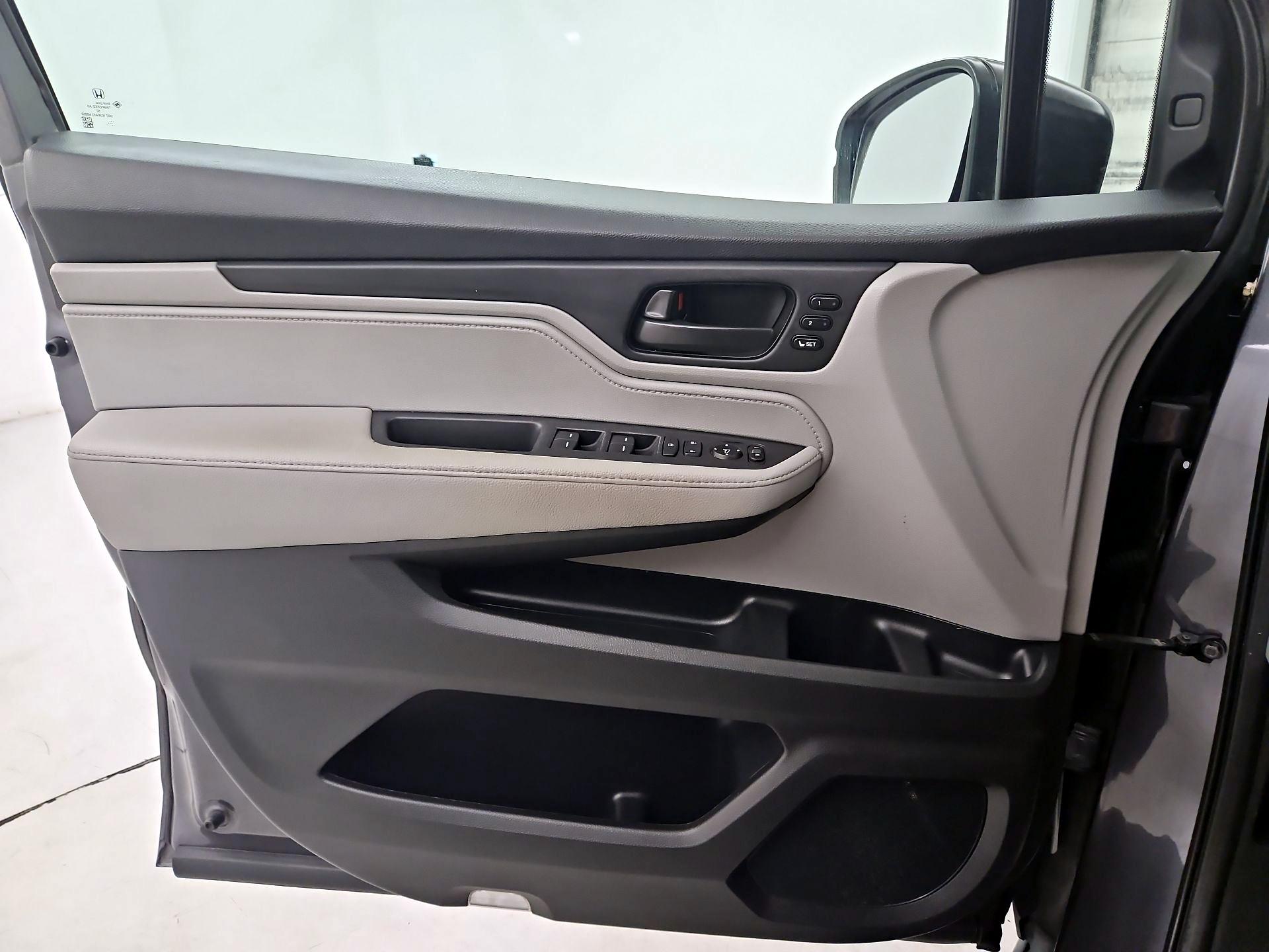 Thumbnail: 2019 Honda Odyssey - 12