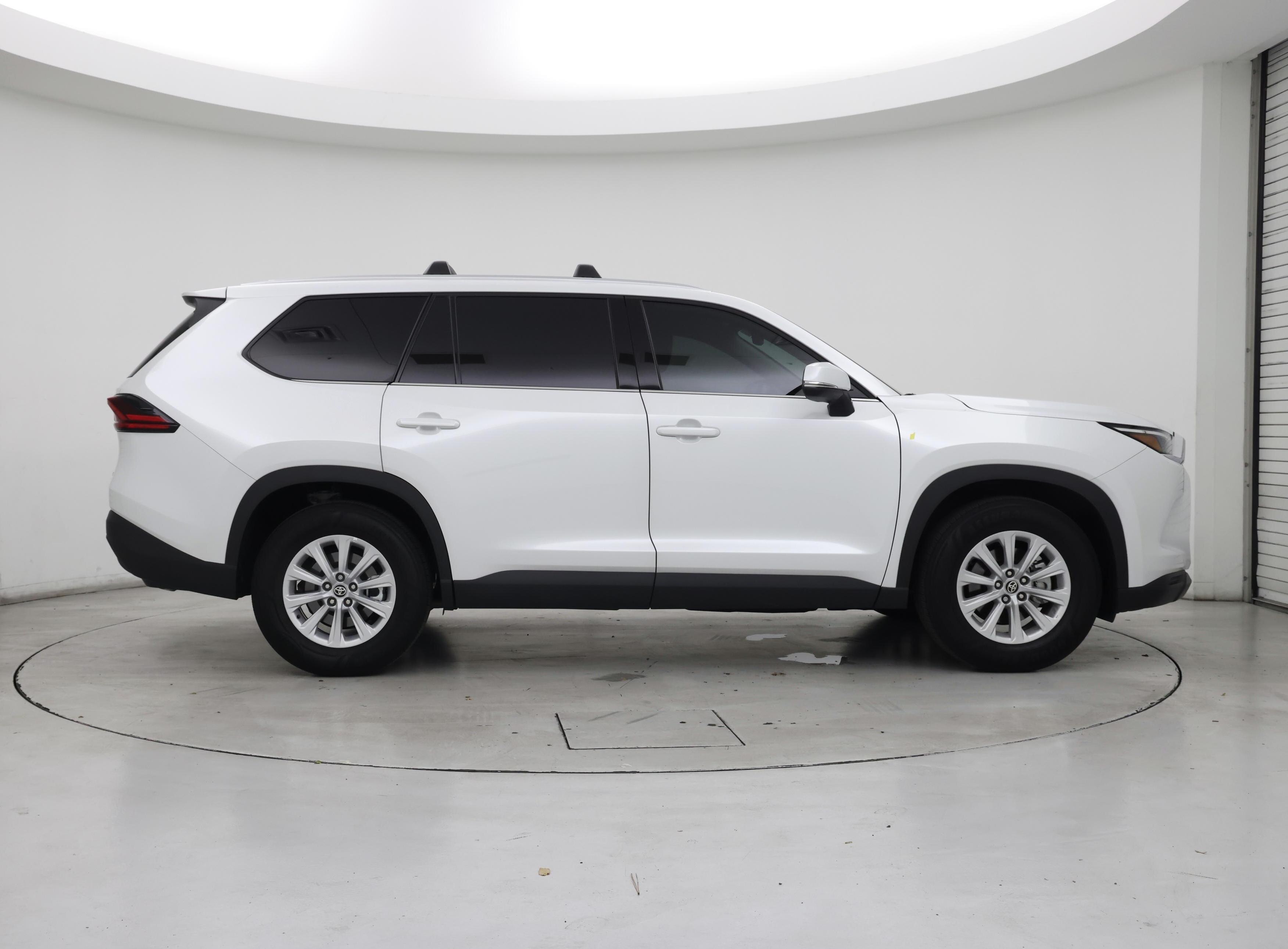 Thumbnail: 2026 Toyota Highlander - 7