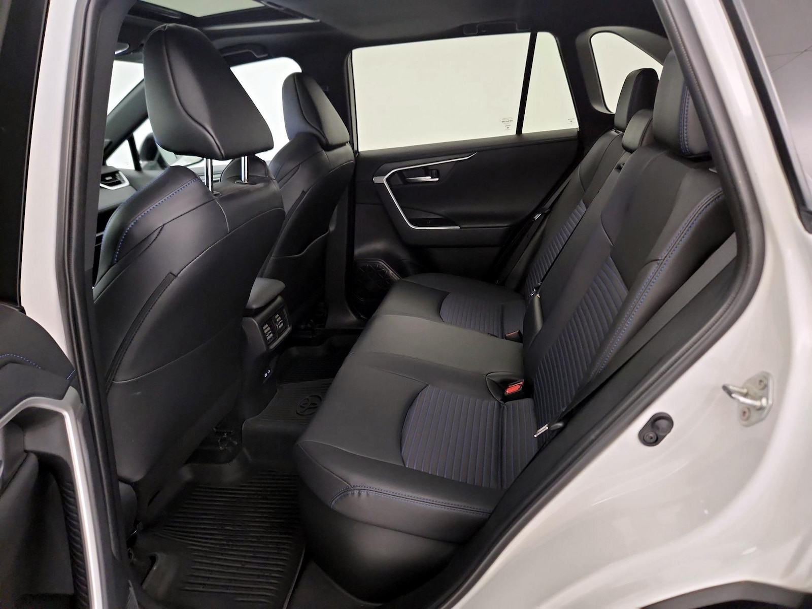 2024 Toyota RAV4 XSE - Photo 22