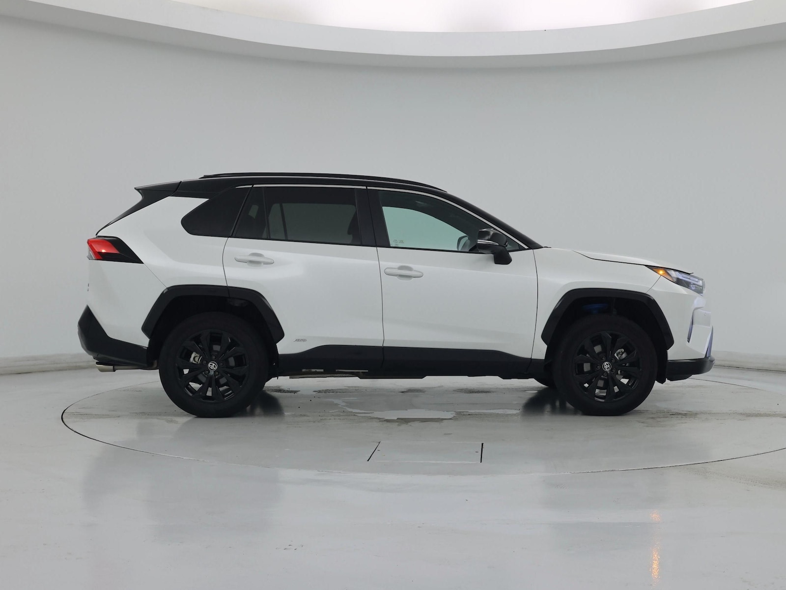 2024 Toyota RAV4 XSE - Photo 8