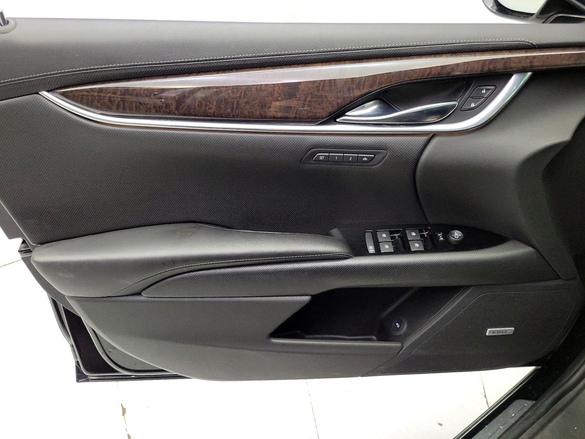 Thumbnail: 2016 Cadillac XTS - 12