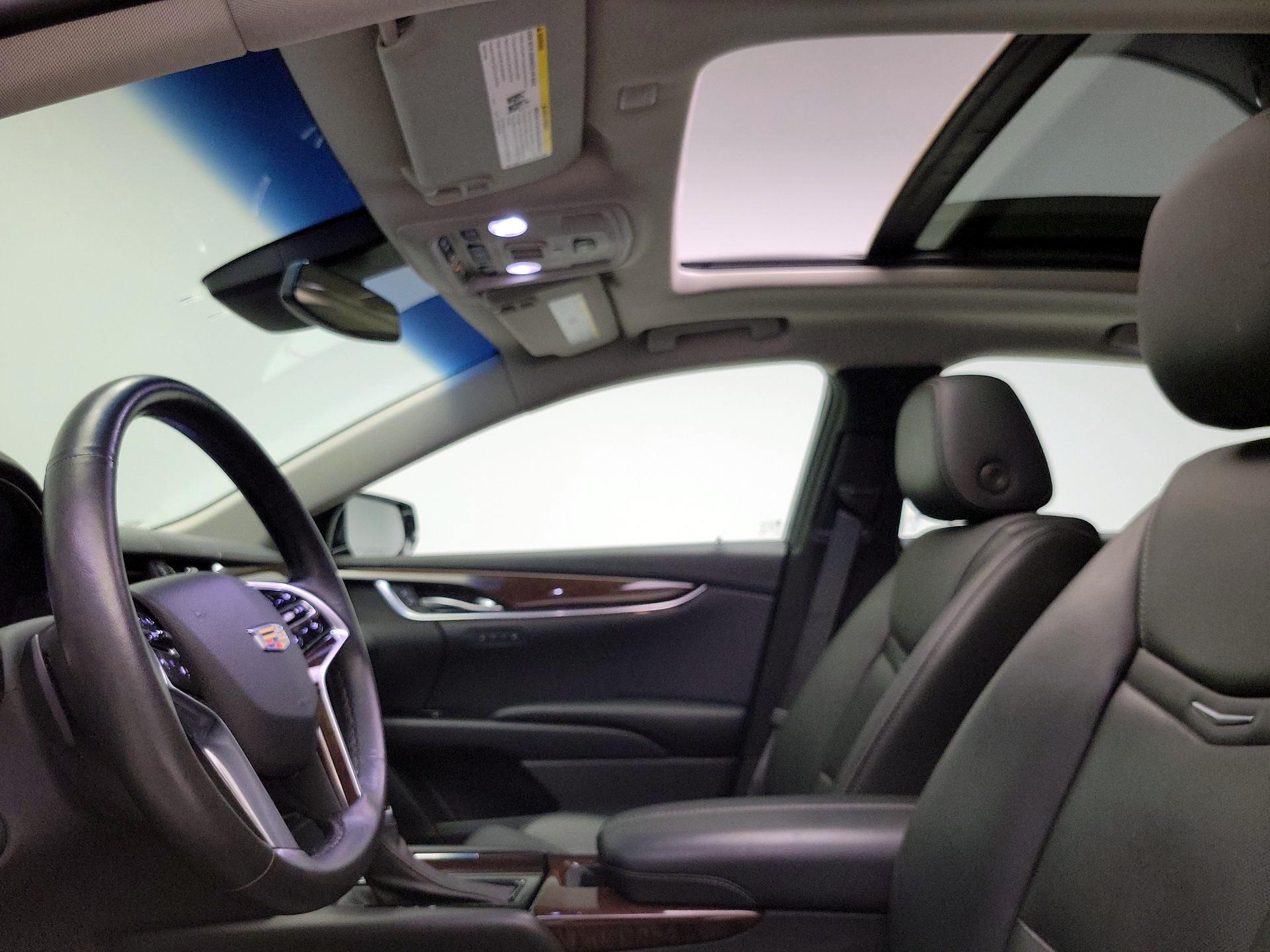 Thumbnail: 2016 Cadillac XTS - 18