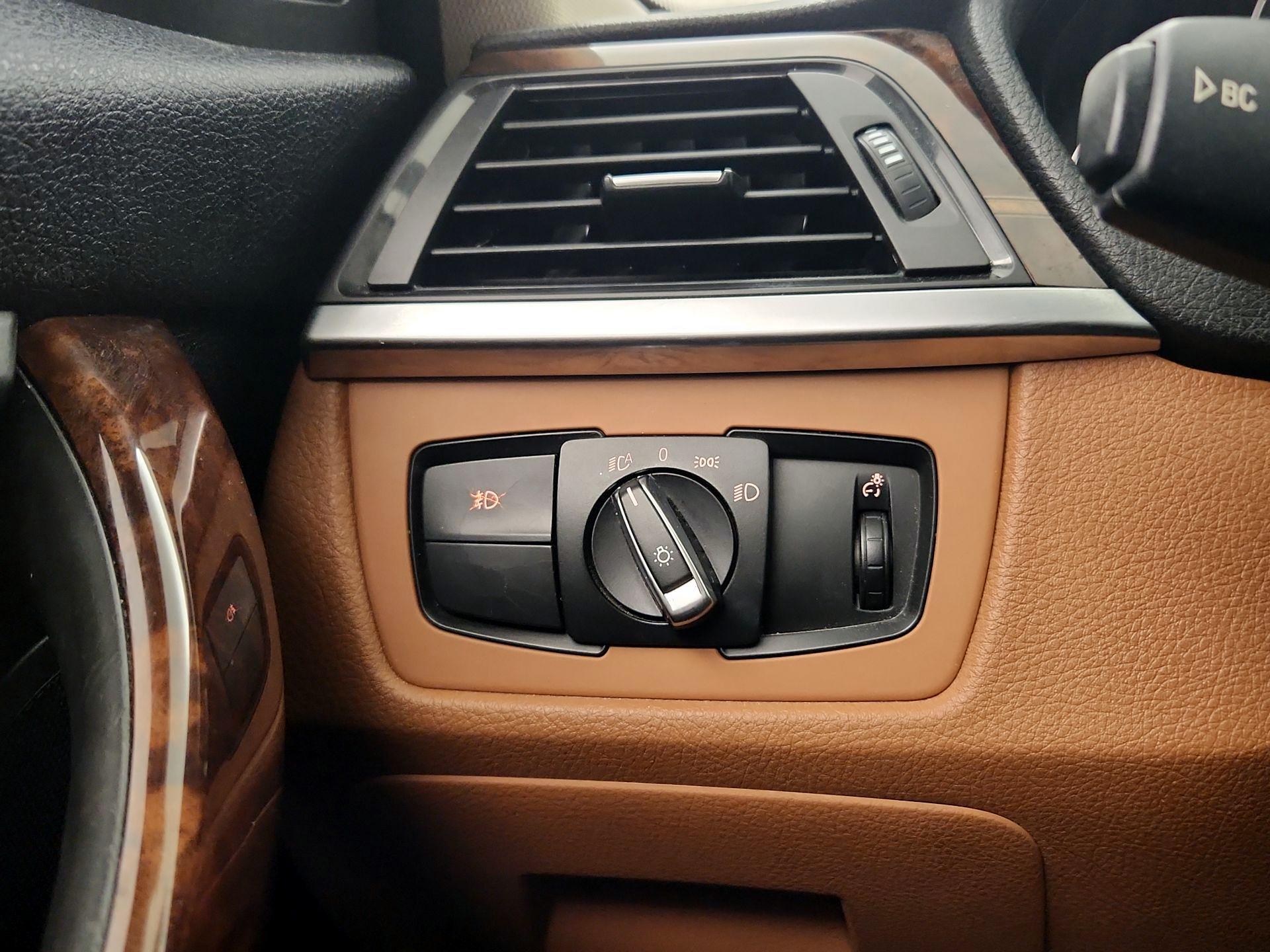 Thumbnail: 2015 BMW 3 Series - 13