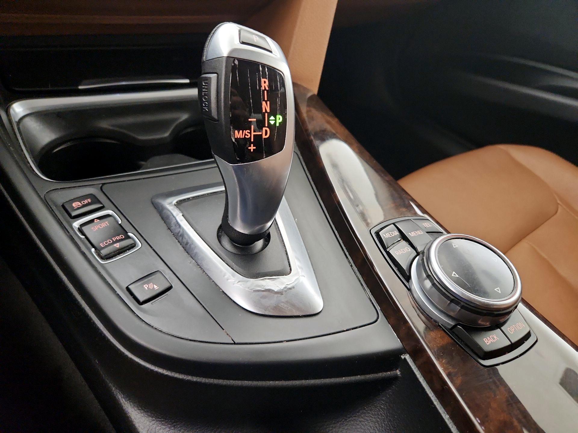 Thumbnail: 2015 BMW 3 Series - 18