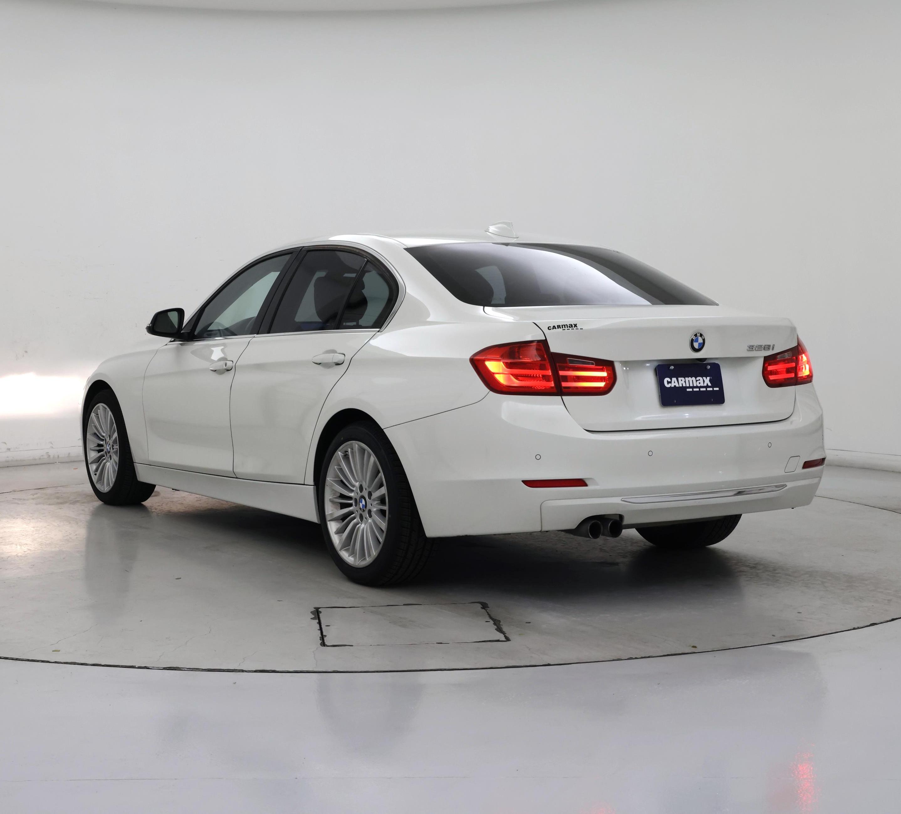 Thumbnail: 2015 BMW 3 Series - 2