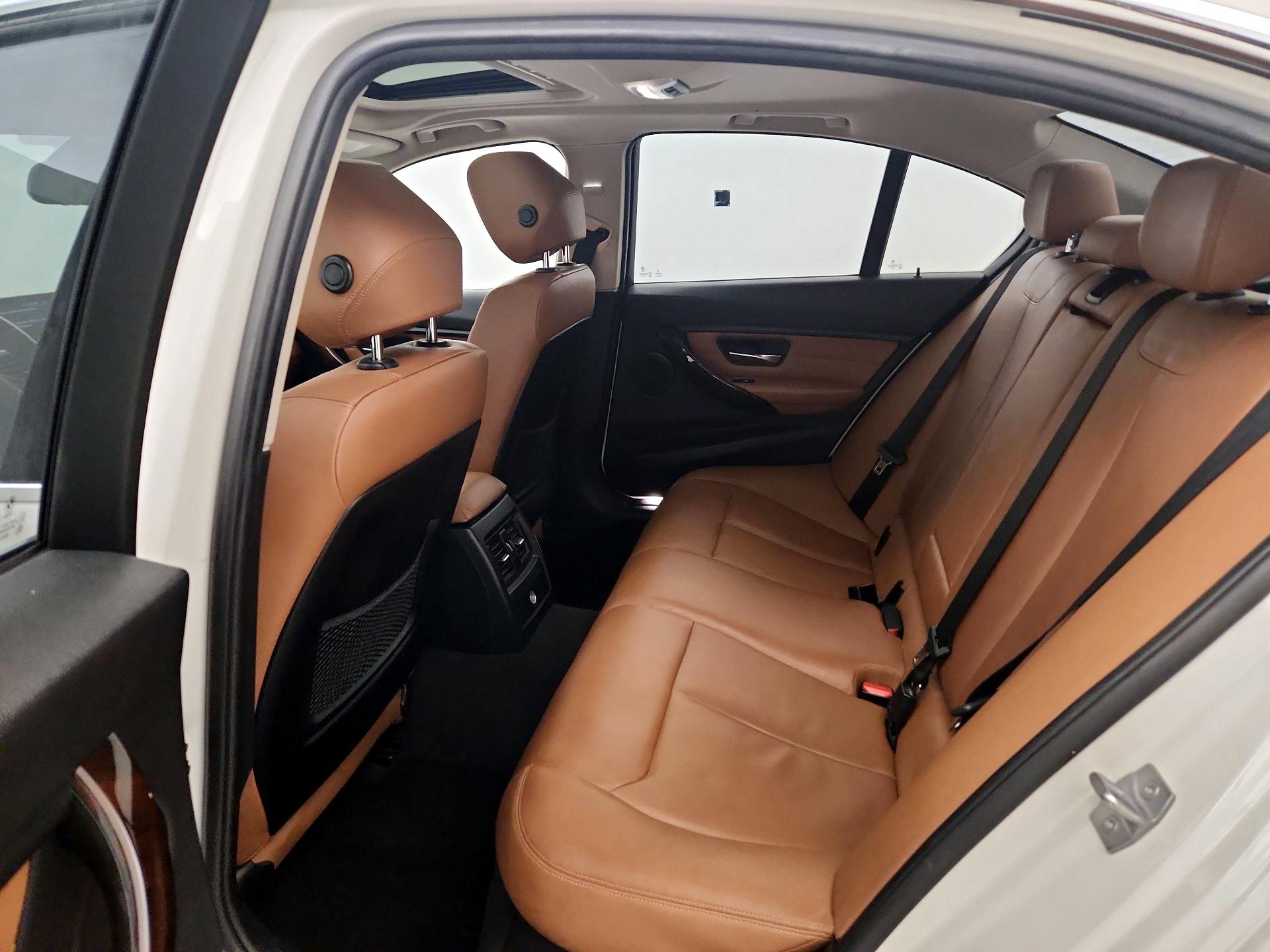 Thumbnail: 2015 BMW 3 Series - 20