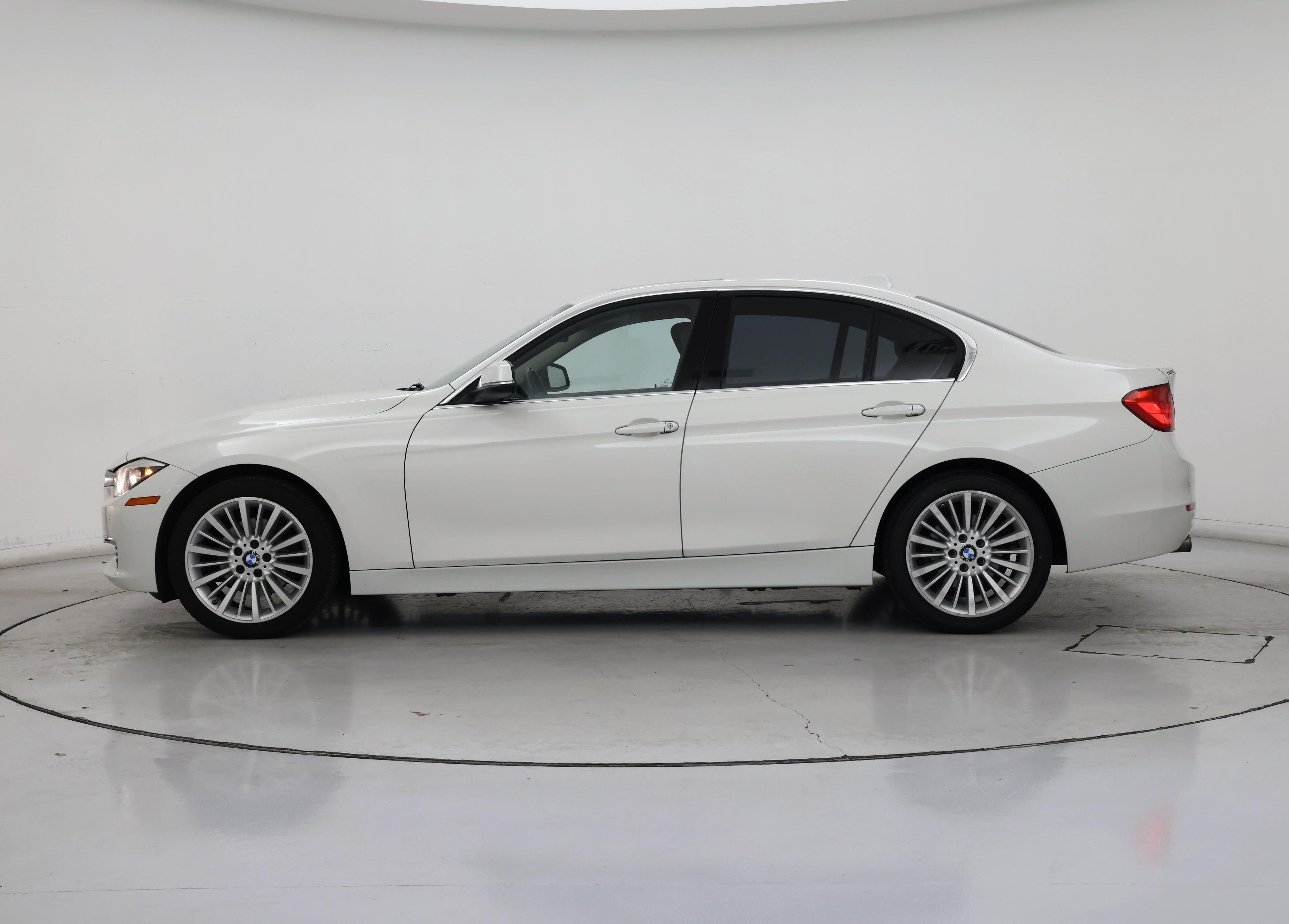 Thumbnail: 2015 BMW 3 Series - 3