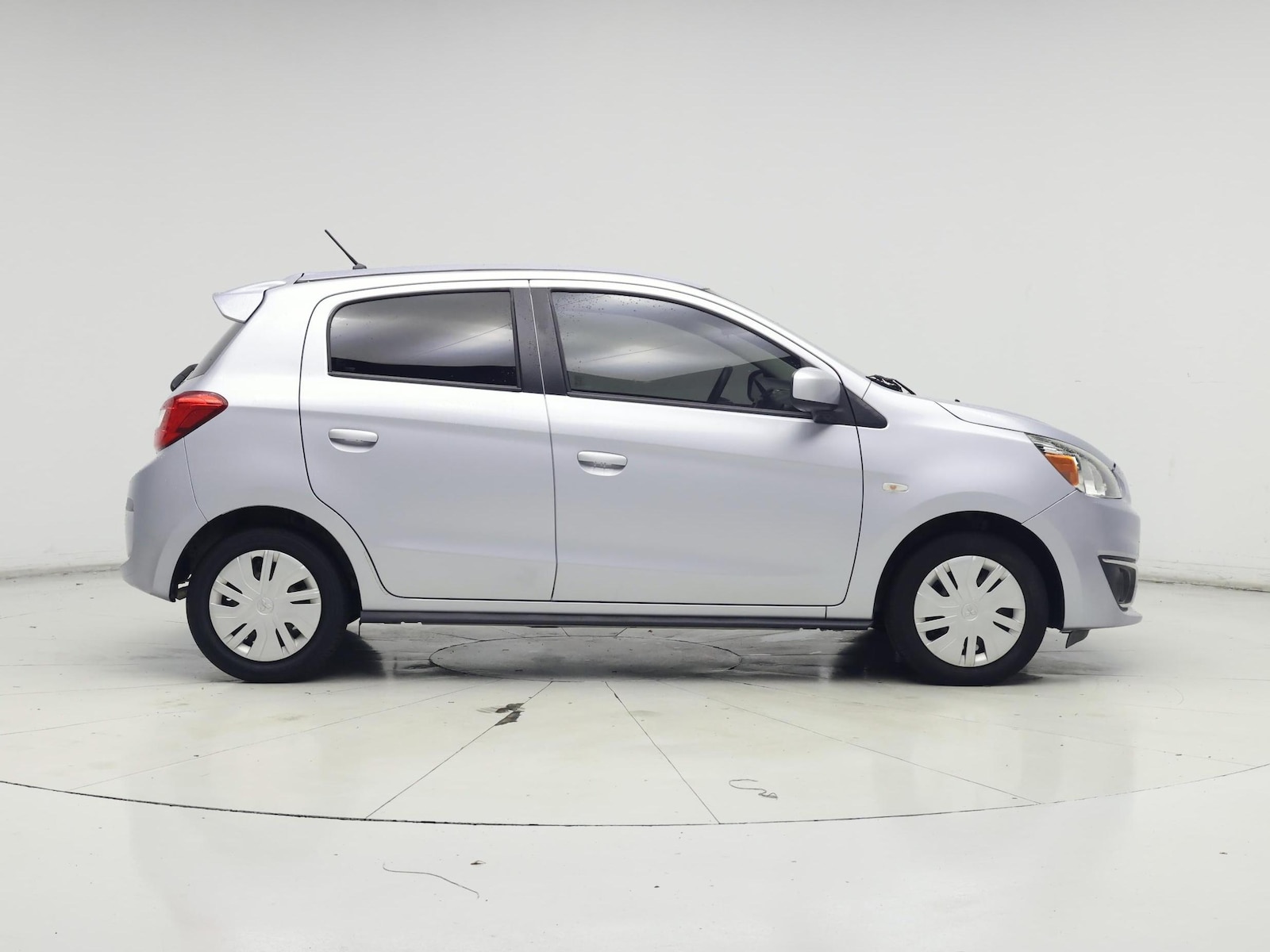 2019 Mitsubishi Mirage ES - Photo 8