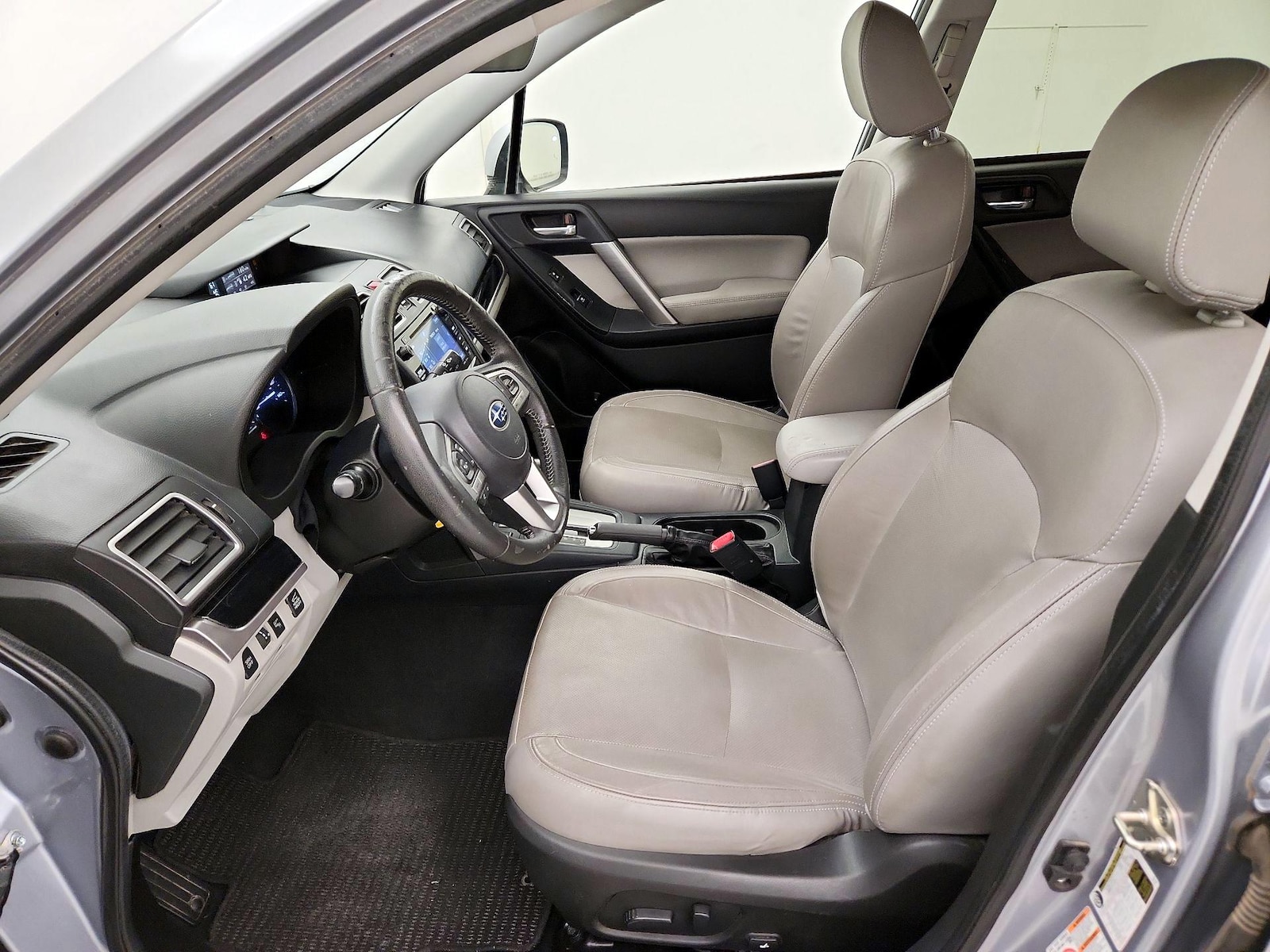 2017 Subaru Forester Limited - Photo 12