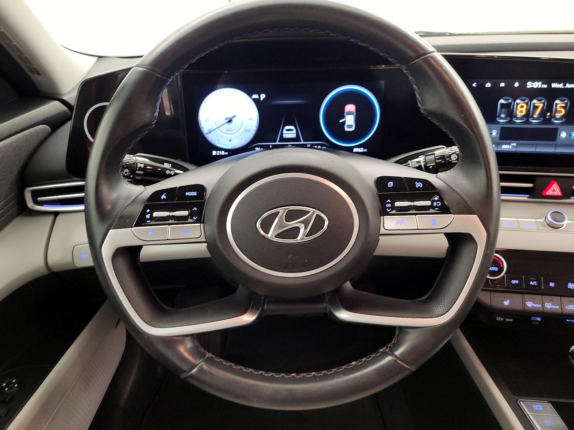Thumbnail: 2022 Hyundai Elantra - 10