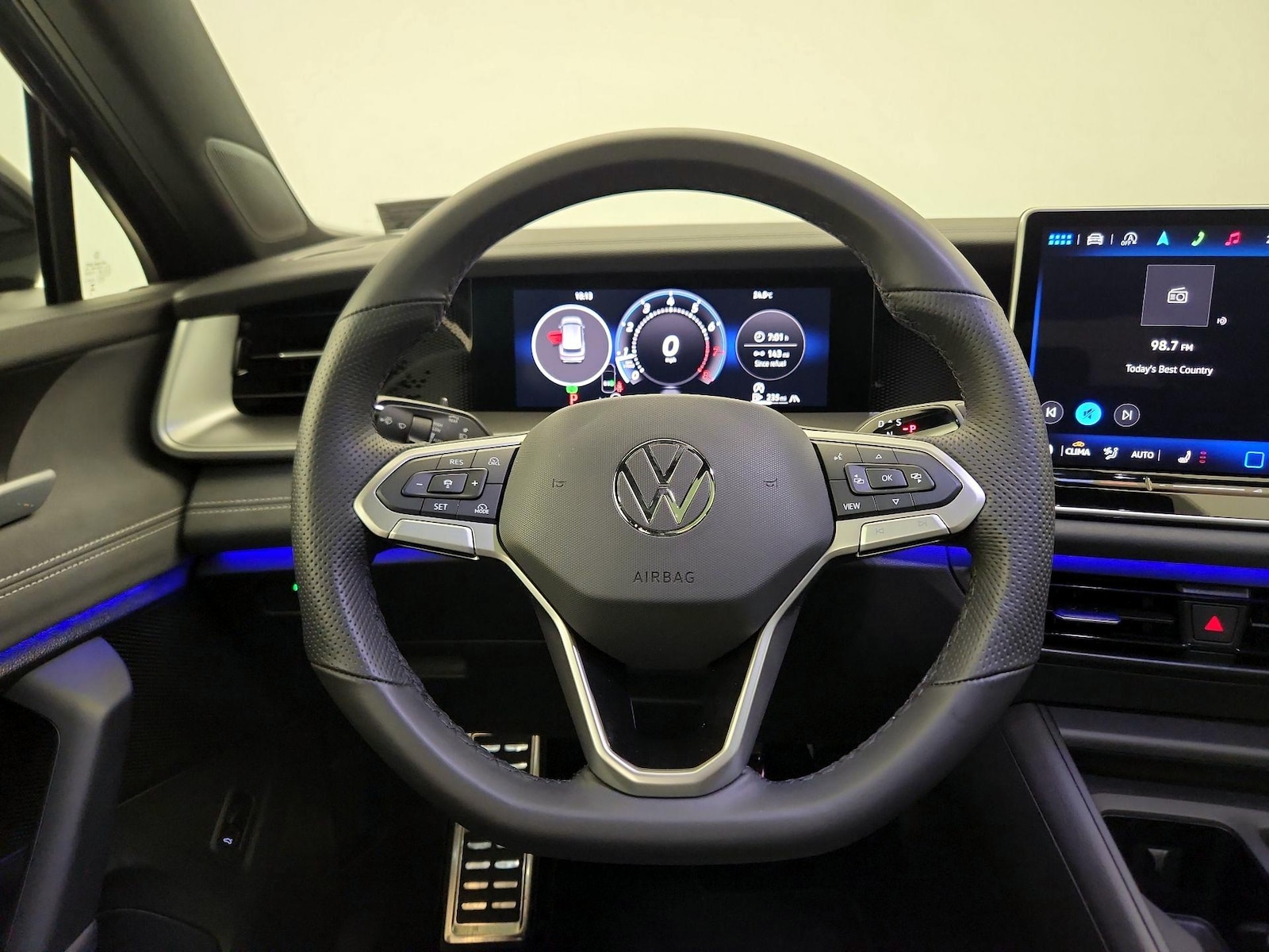 2025 Volkswagen Tiguan SE R-LINE BLACK - Photo 10