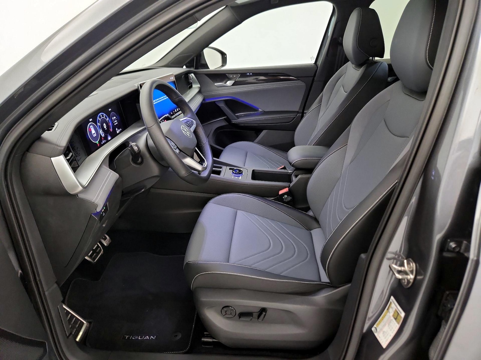 2025 Volkswagen Tiguan SE R-LINE BLACK - Photo 11