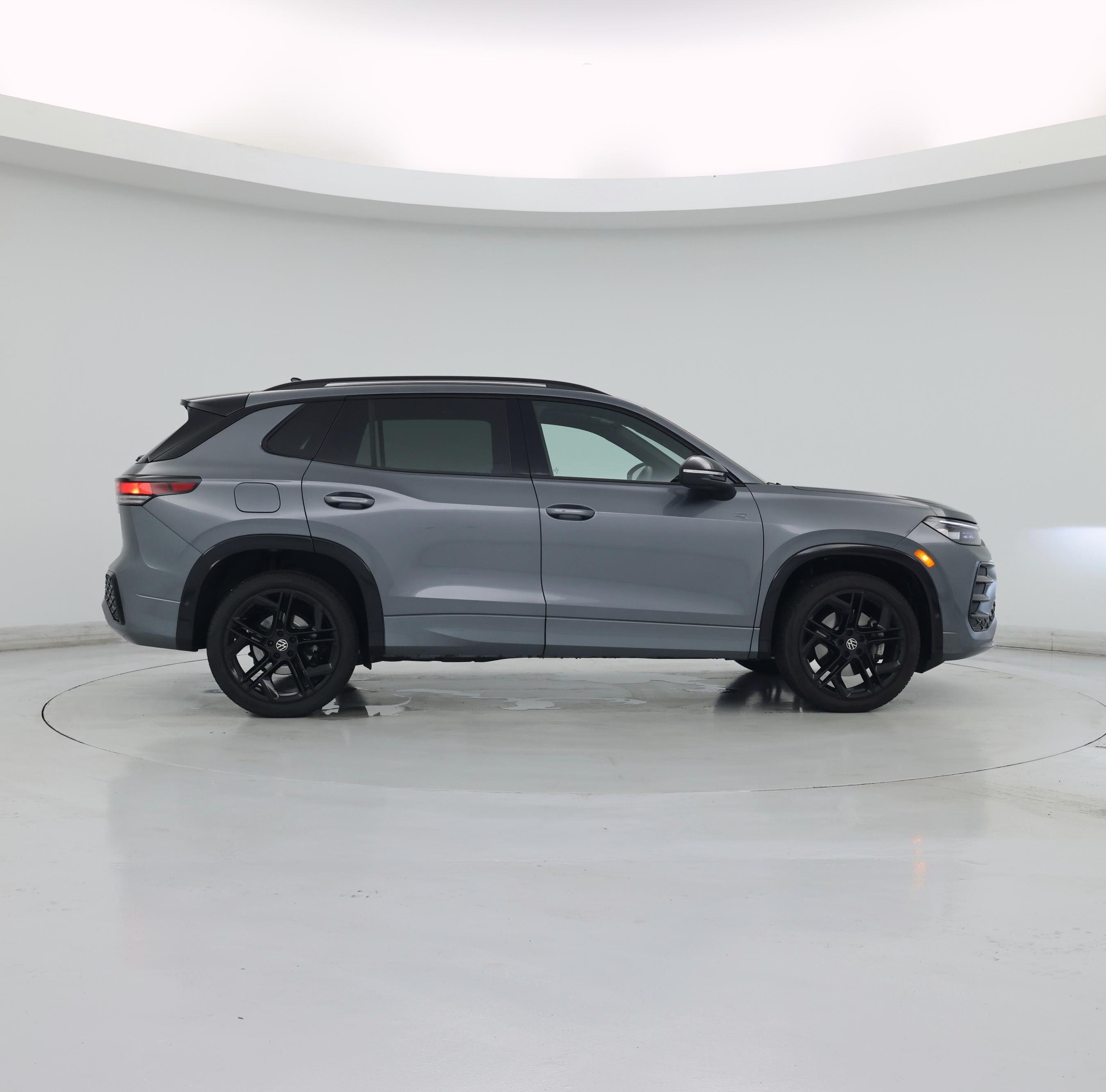 Thumbnail: 2025 Volkswagen Tiguan - 7