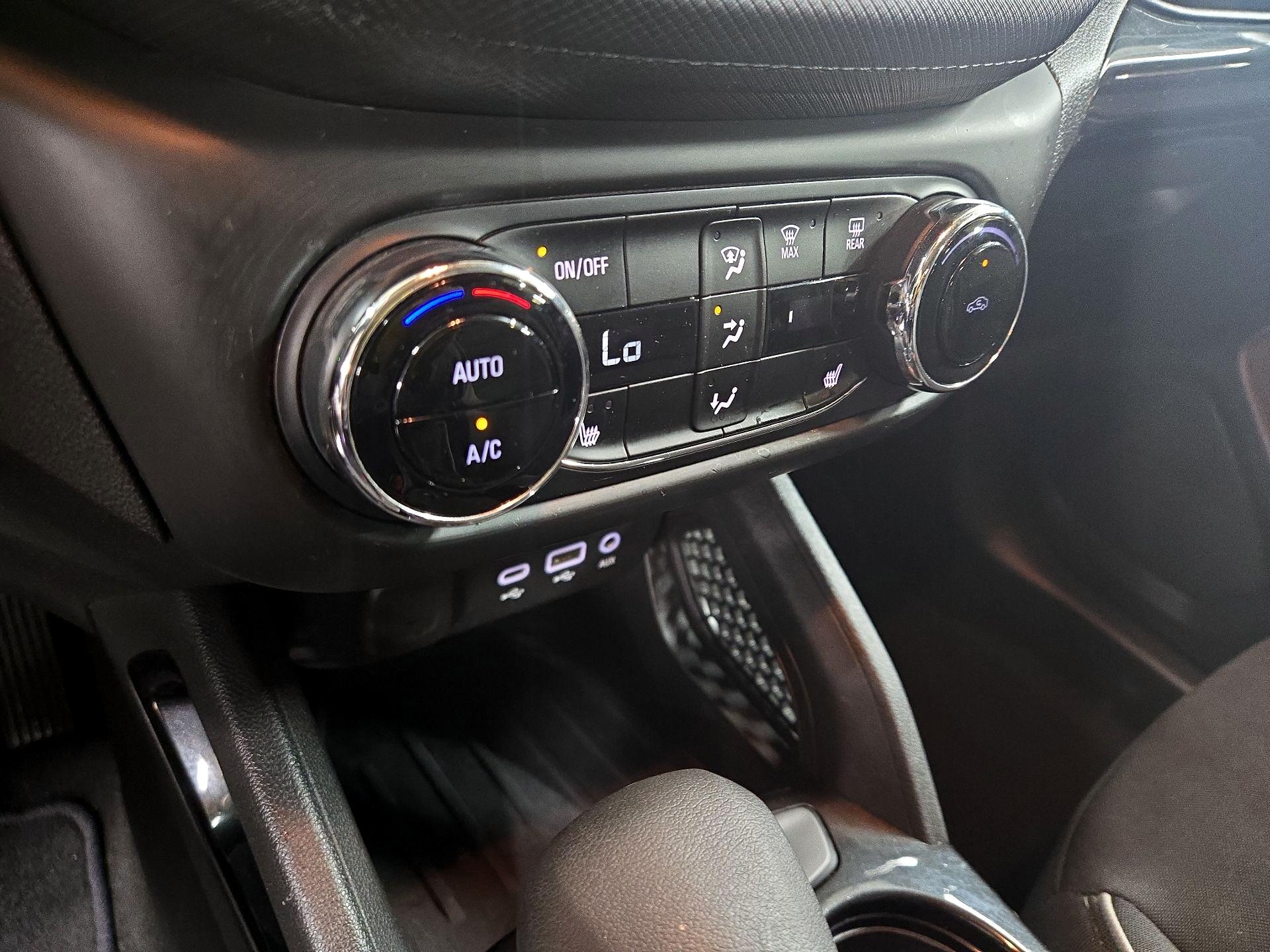 Thumbnail: 2022 Chevrolet TrailBlazer - 16