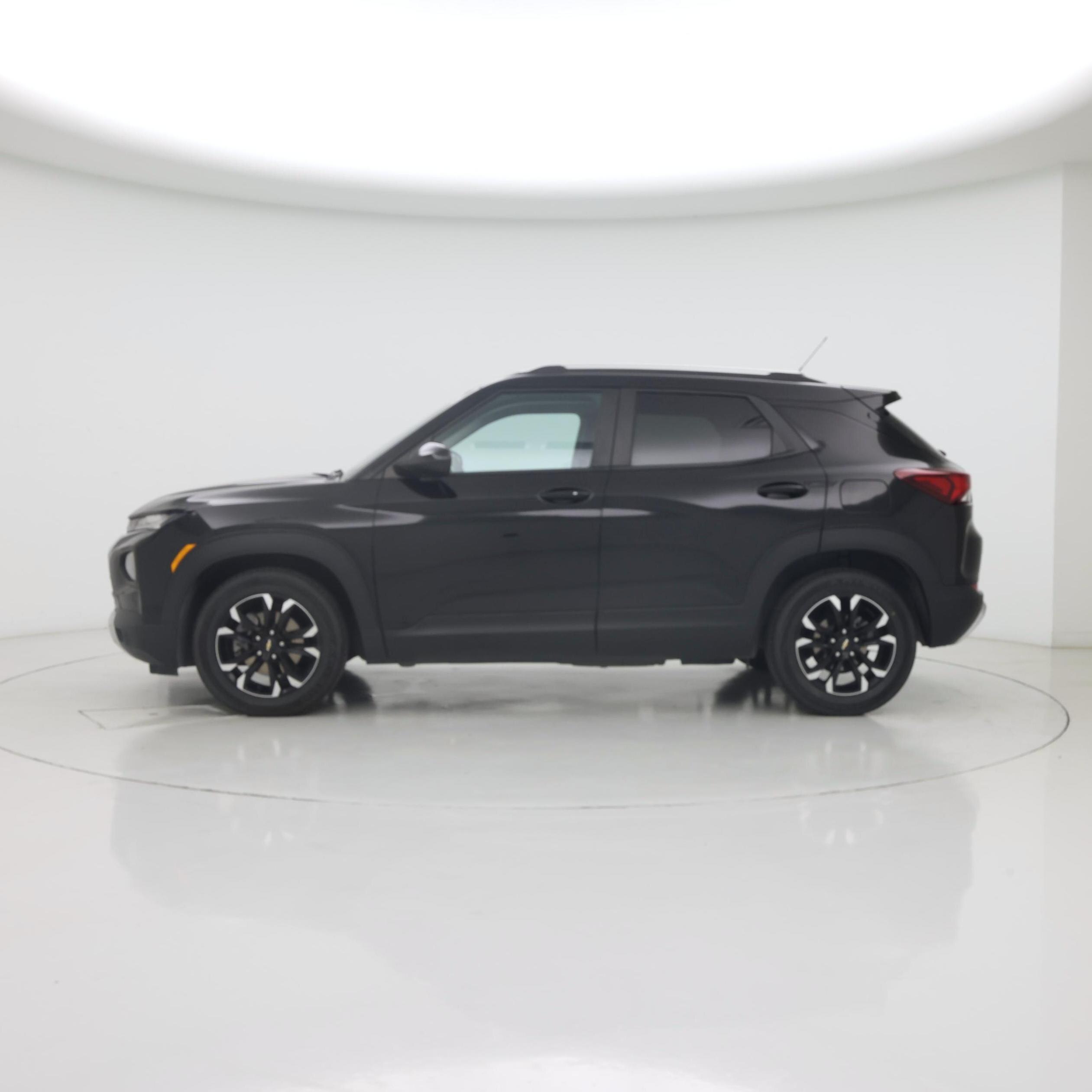 Thumbnail: 2022 Chevrolet TrailBlazer - 3