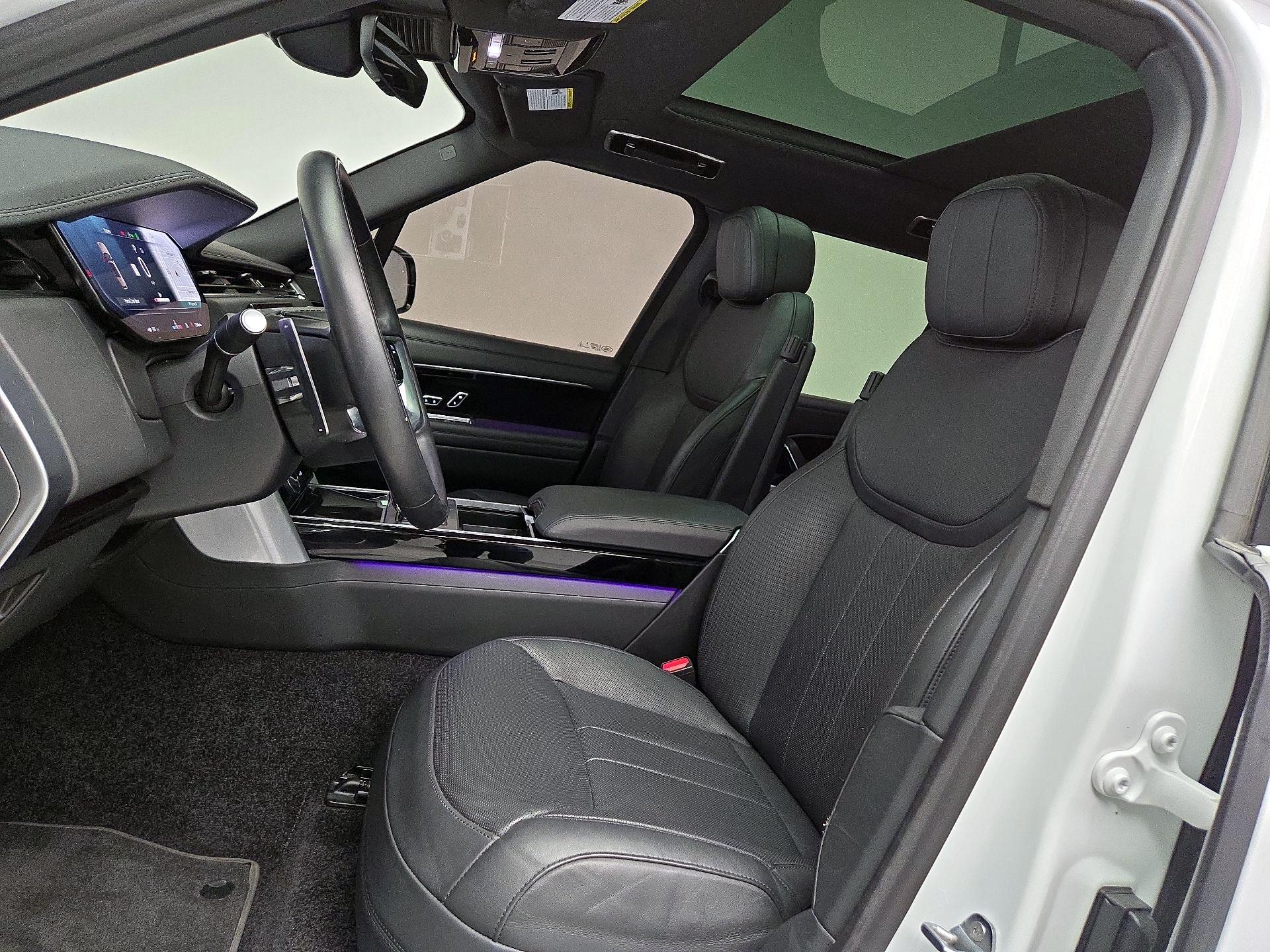 Thumbnail: 2023 Land Rover Range Rover - 11