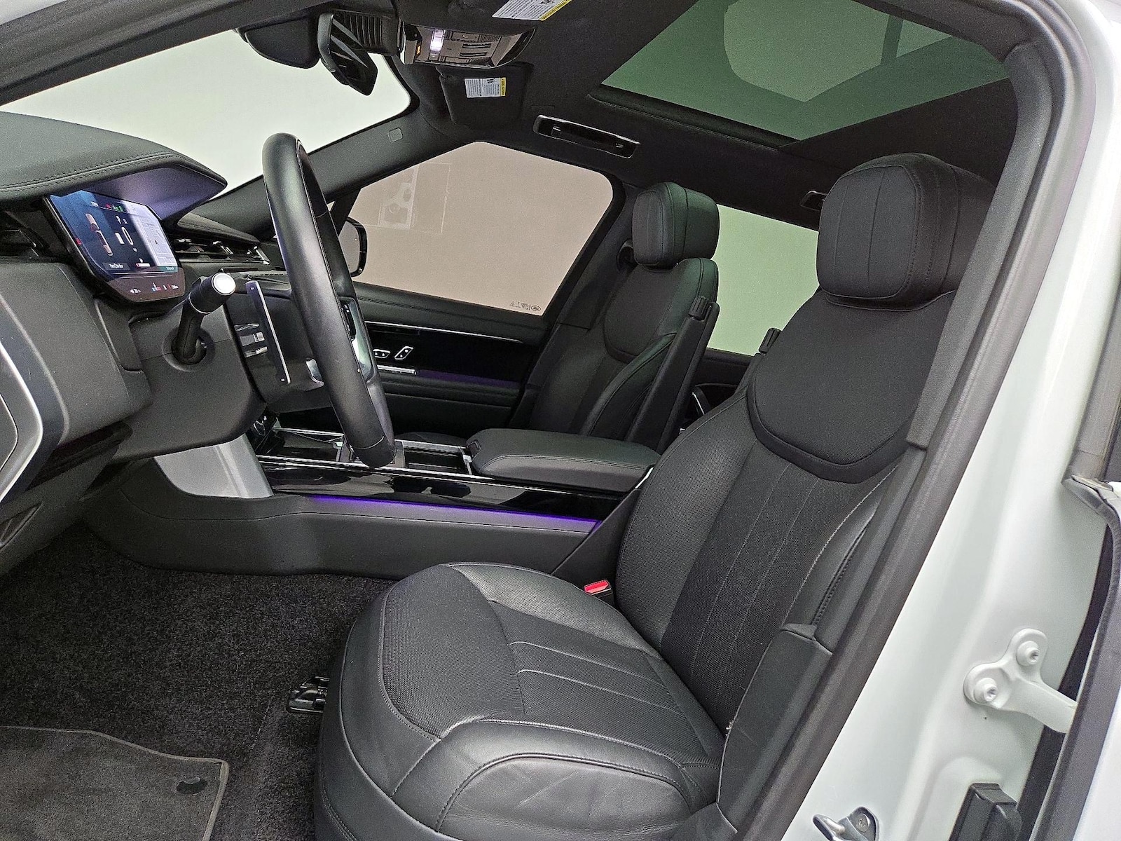 2023 Land Rover Range Rover SE - Photo 12