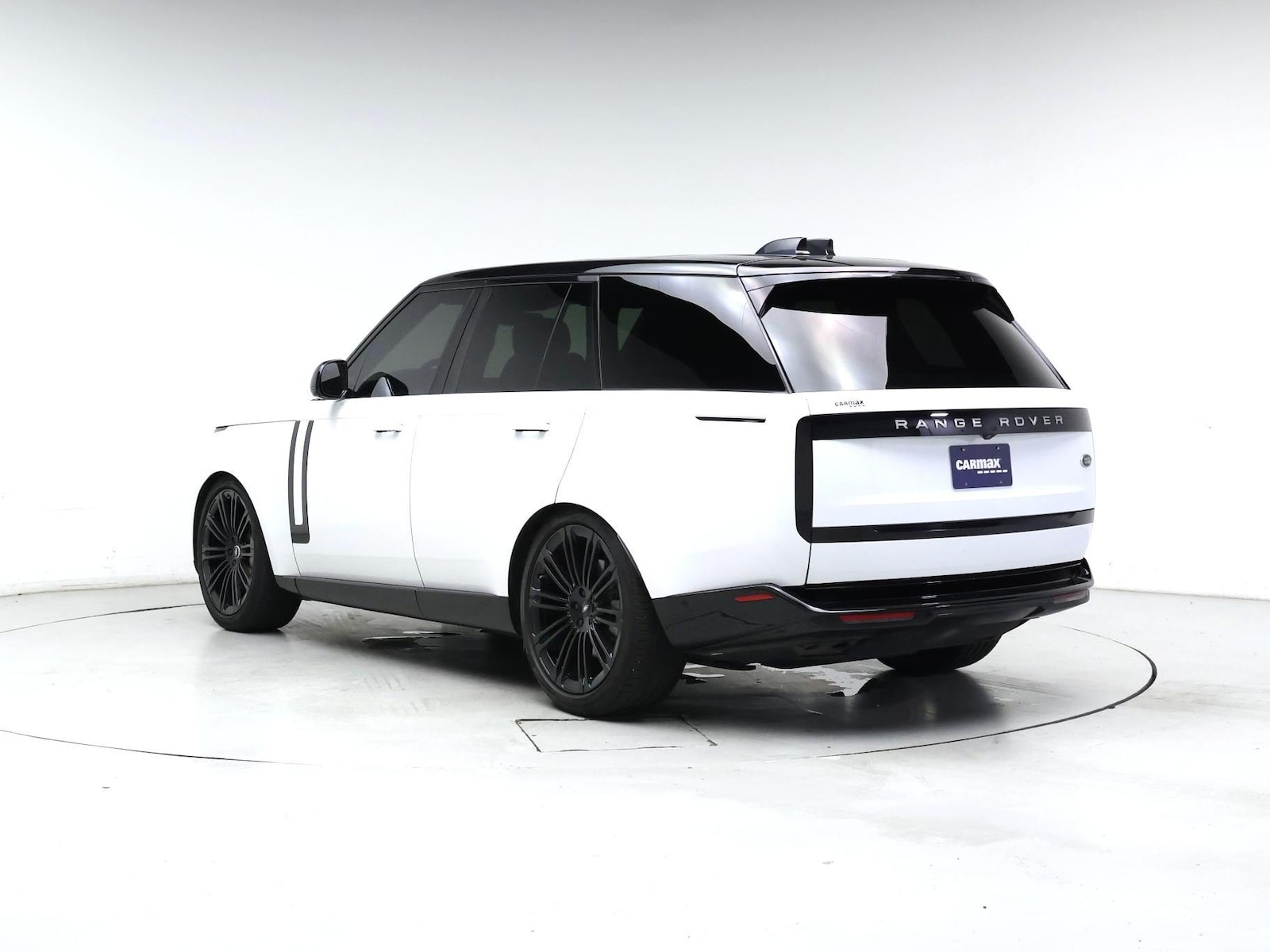 2023 Land Rover Range Rover SE - Photo 3