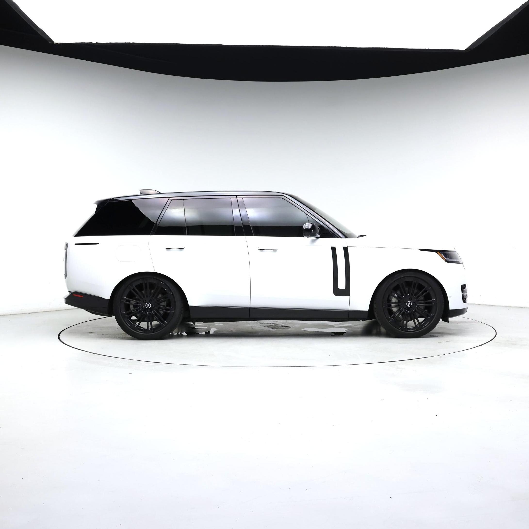 Thumbnail: 2023 Land Rover Range Rover - 7