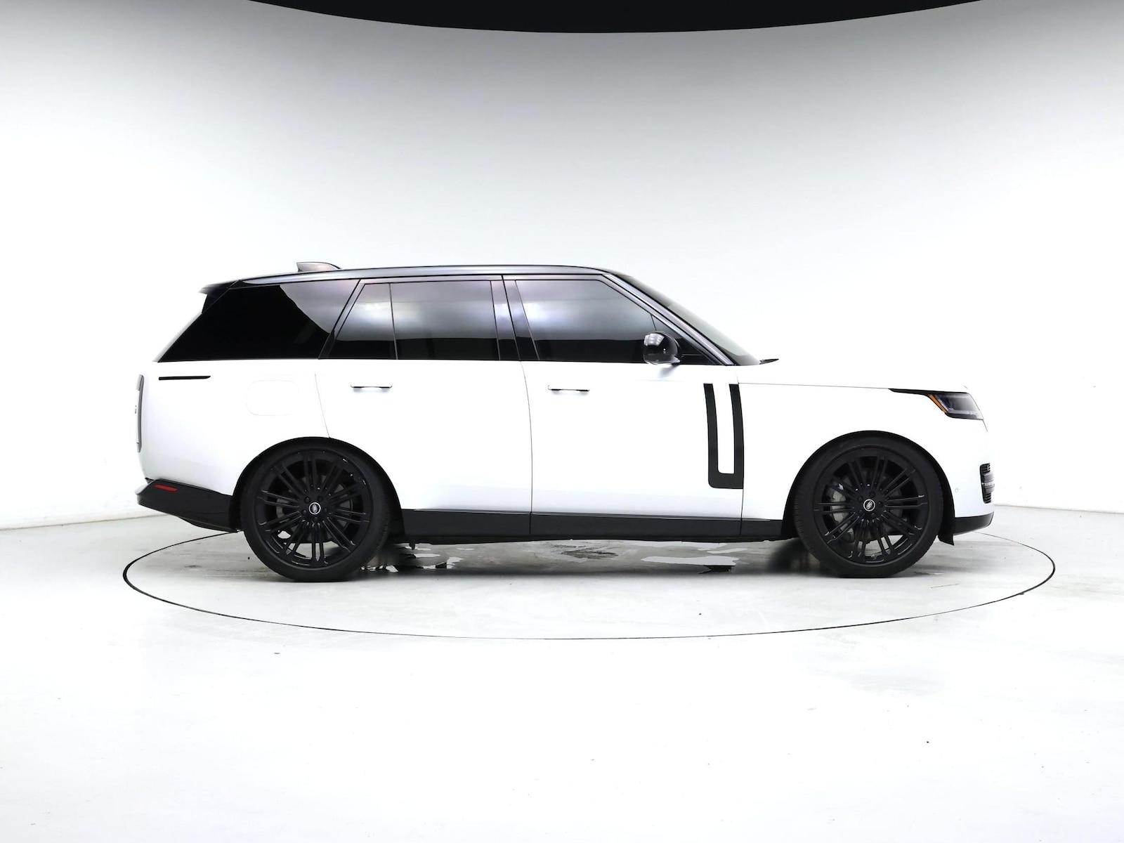2023 Land Rover Range Rover SE - Photo 8