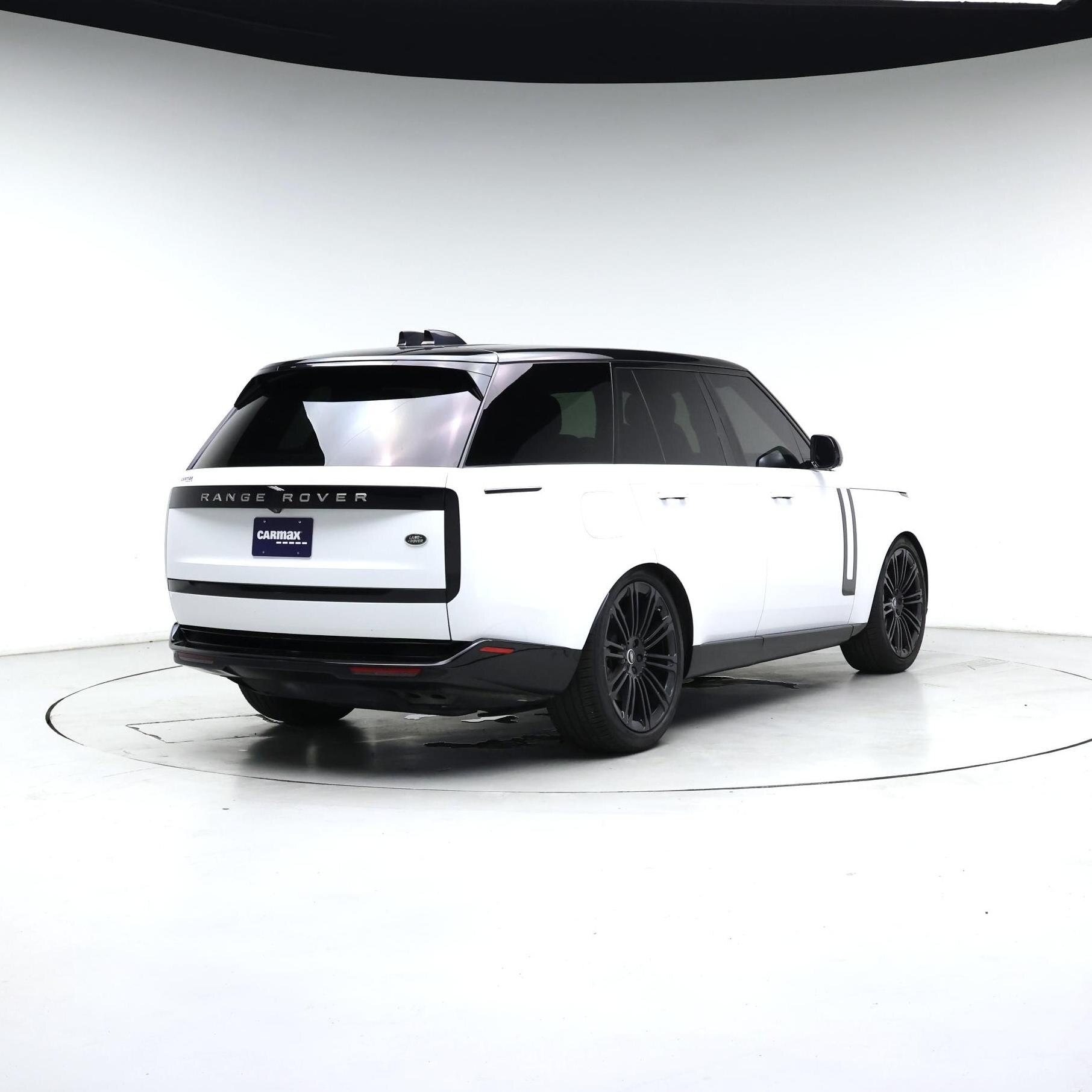 Thumbnail: 2023 Land Rover Range Rover - 8