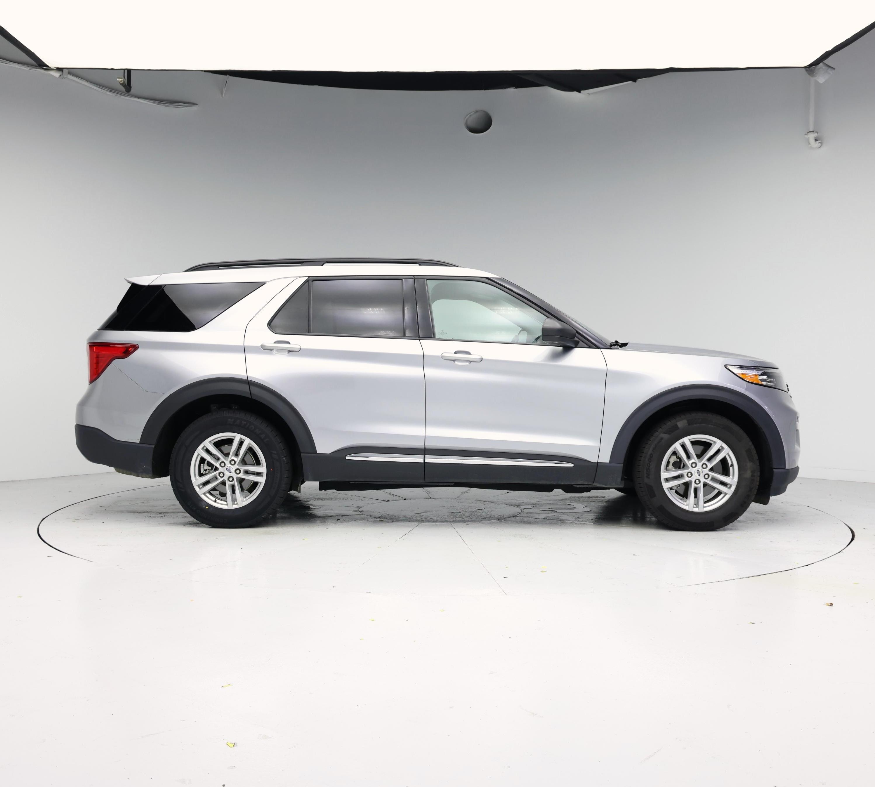Thumbnail: 2022 Ford Explorer - 7
