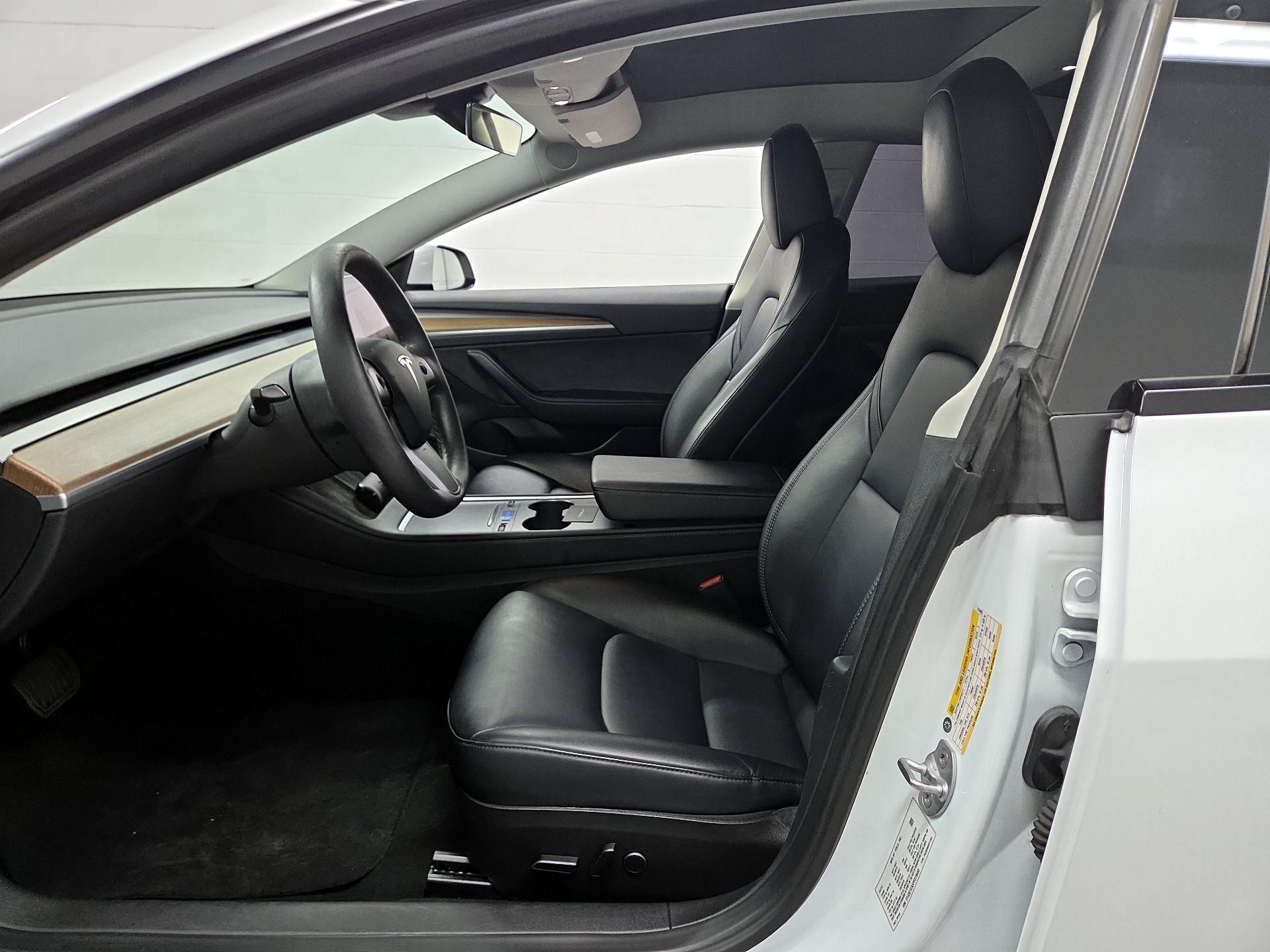 Thumbnail: 2023 Tesla Model 3 - 11