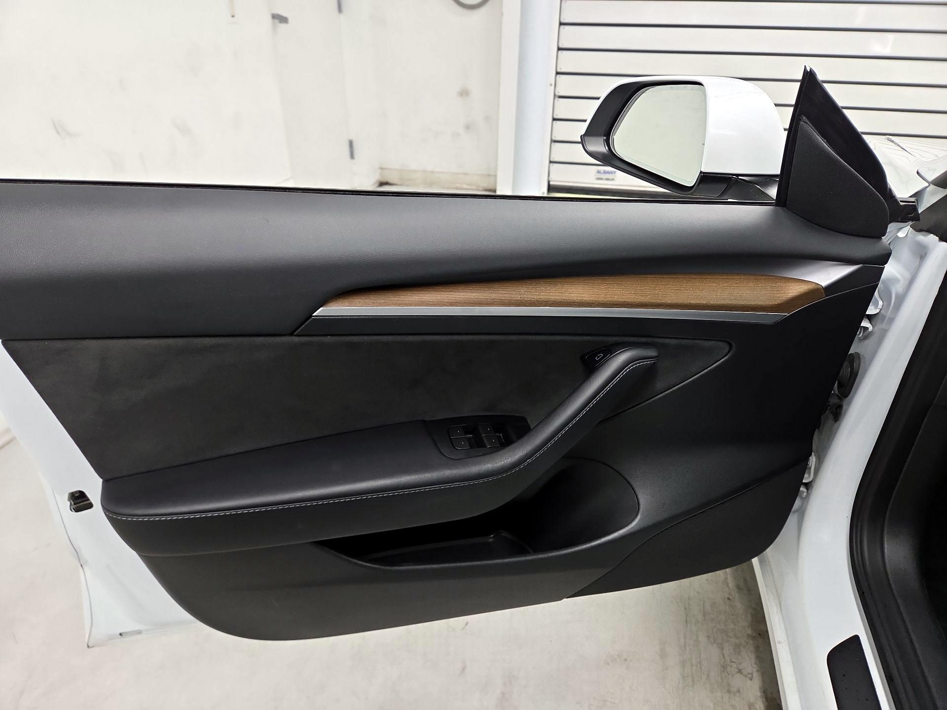 Thumbnail: 2023 Tesla Model 3 - 12