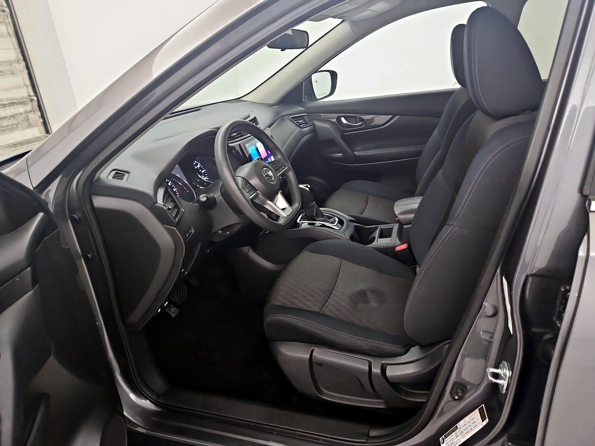 Thumbnail: 2017 Nissan Rogue - 11
