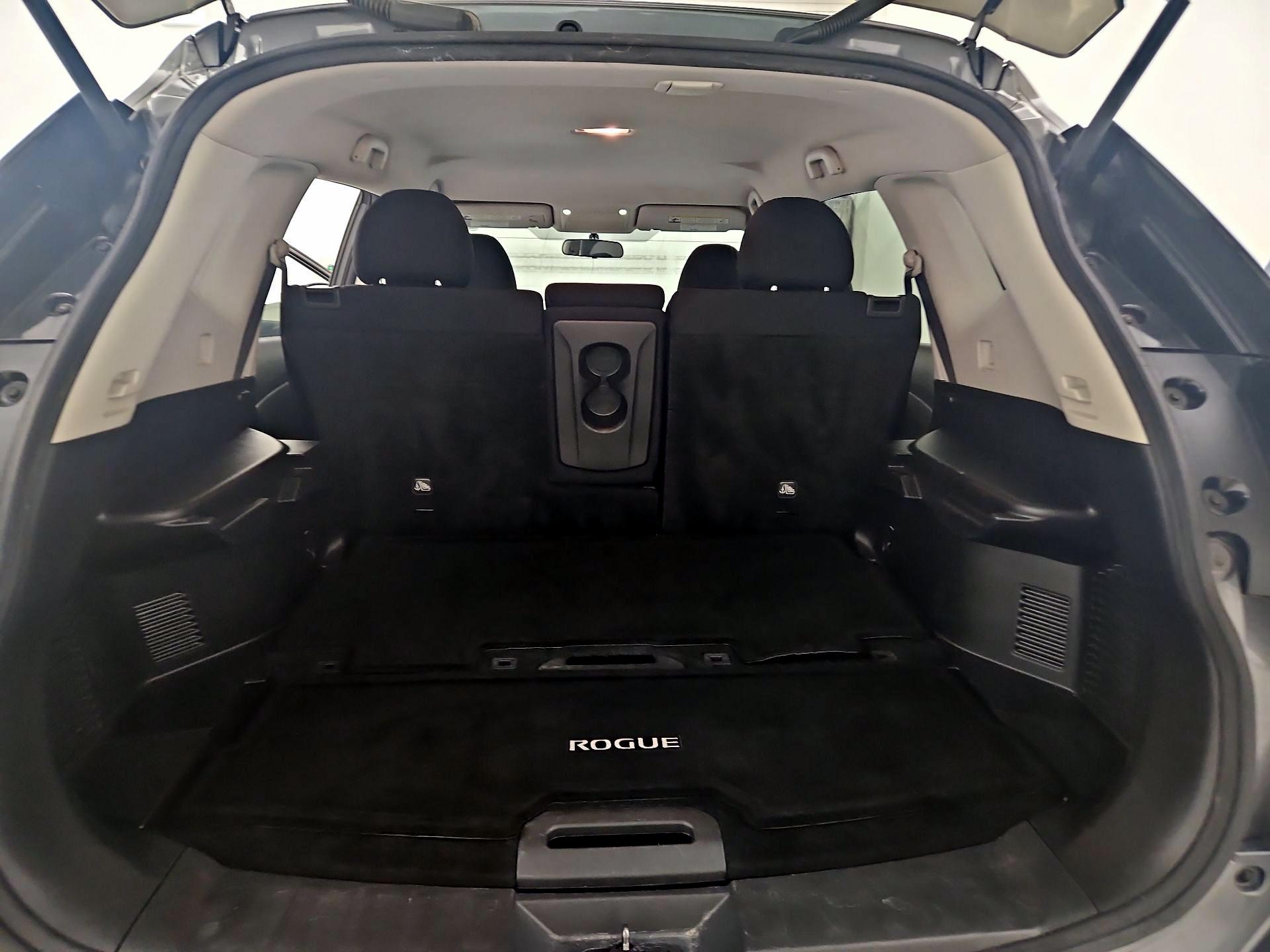 Thumbnail: 2017 Nissan Rogue - 20