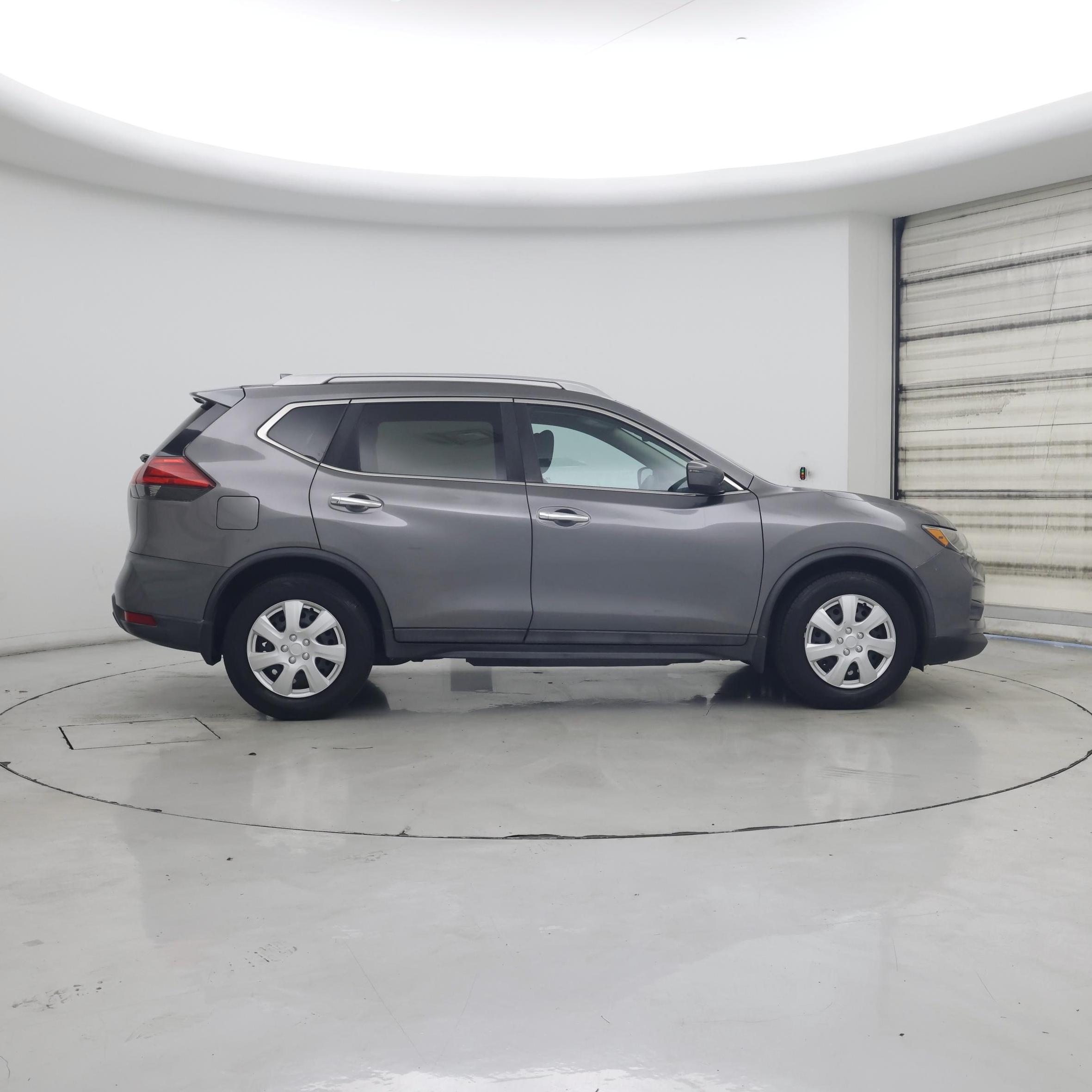 Thumbnail: 2017 Nissan Rogue - 7