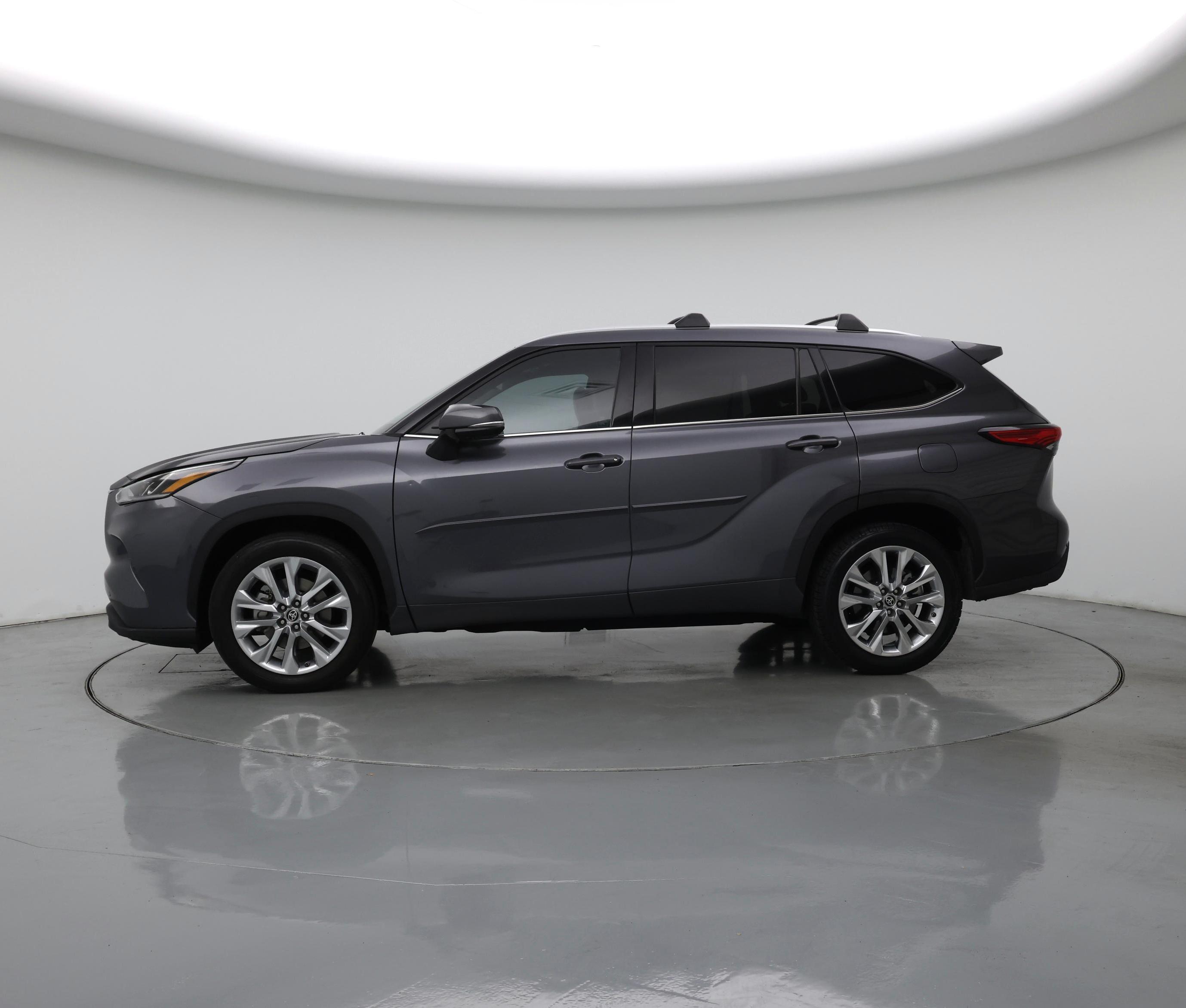 Thumbnail: 2023 Toyota Highlander - 3