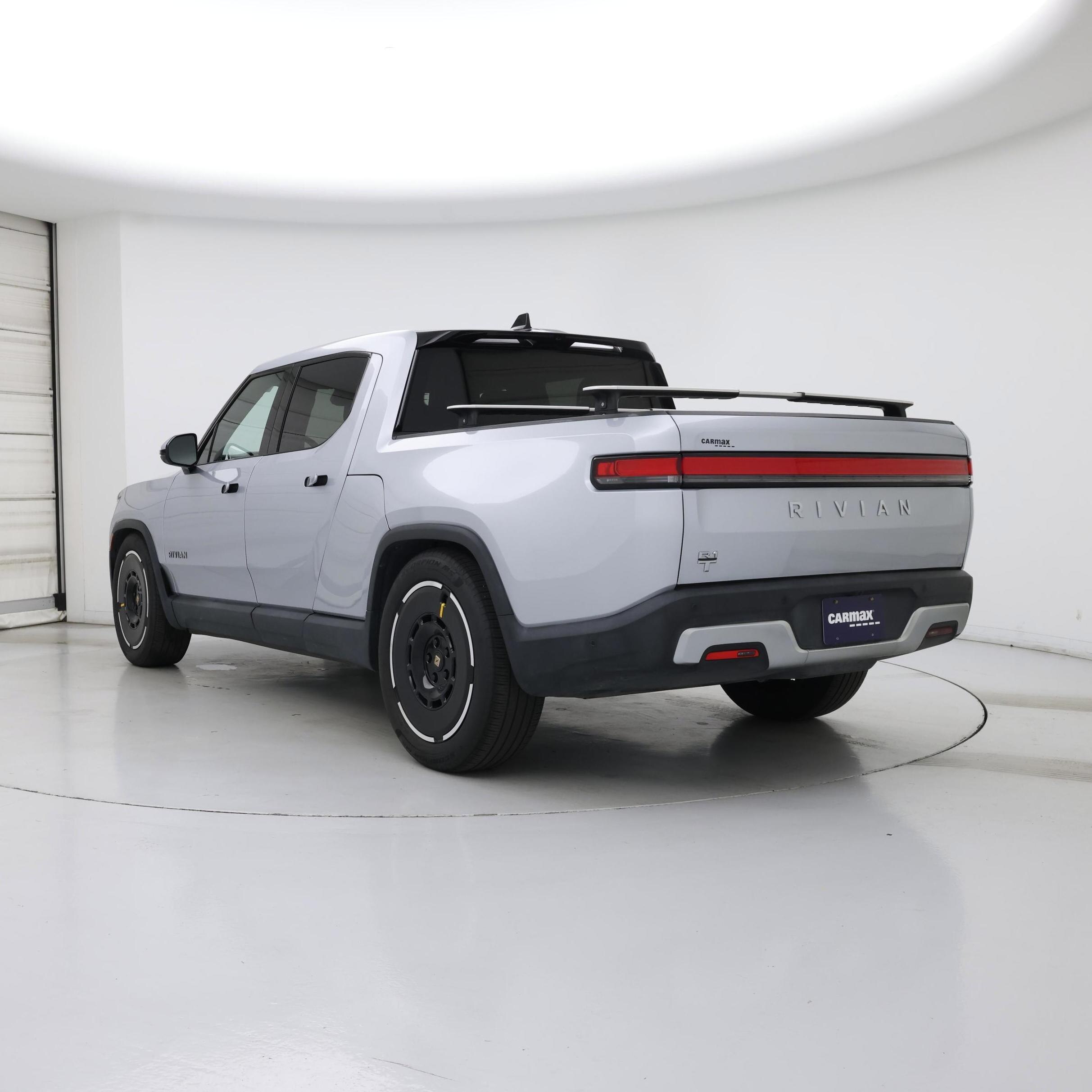 Thumbnail: 2025 Rivian R1T - 2