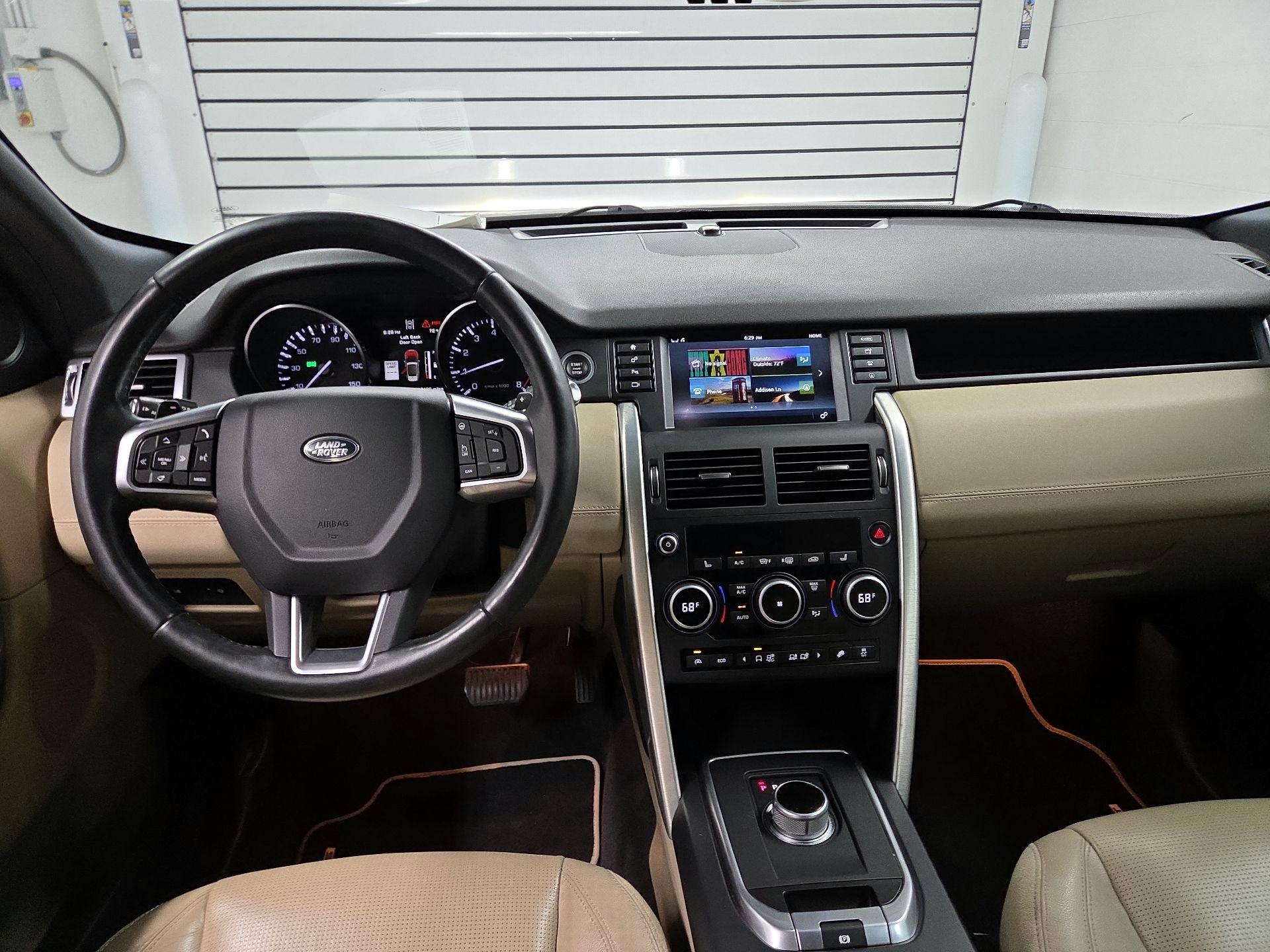 Thumbnail: 2016 Land Rover Discovery Sport - 9
