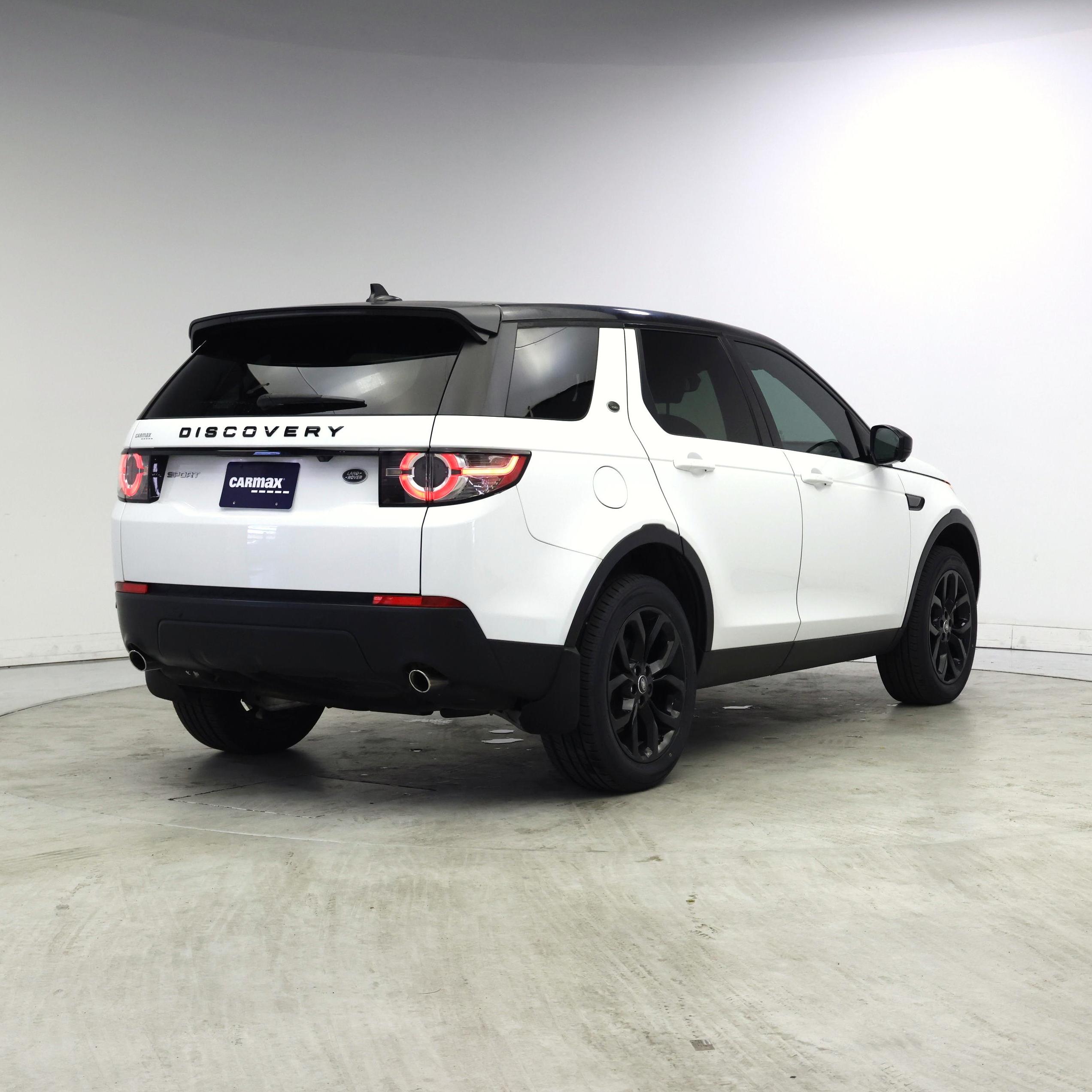 Thumbnail: 2016 Land Rover Discovery Sport - 8