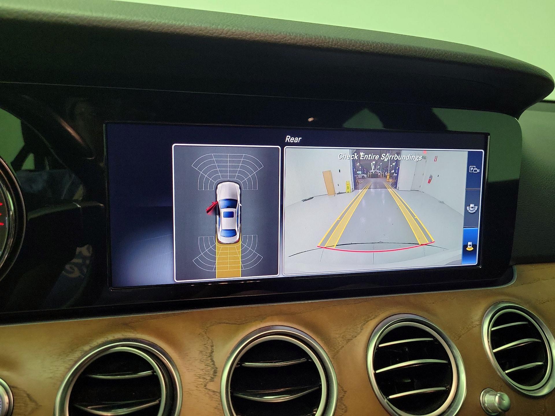 Thumbnail: 2018 Mercedes-Benz E-Class - 15
