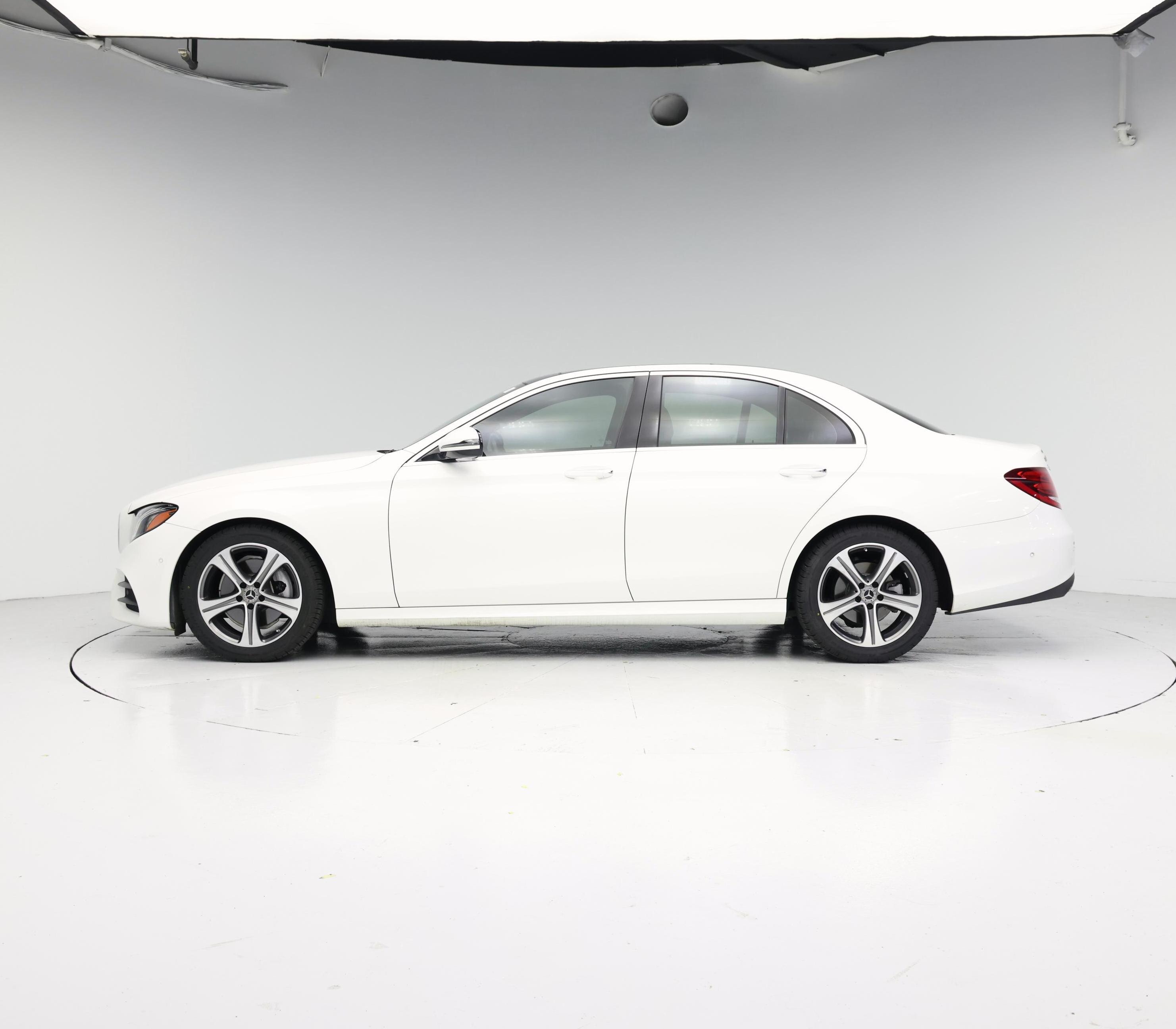 Thumbnail: 2018 Mercedes-Benz E-Class - 3