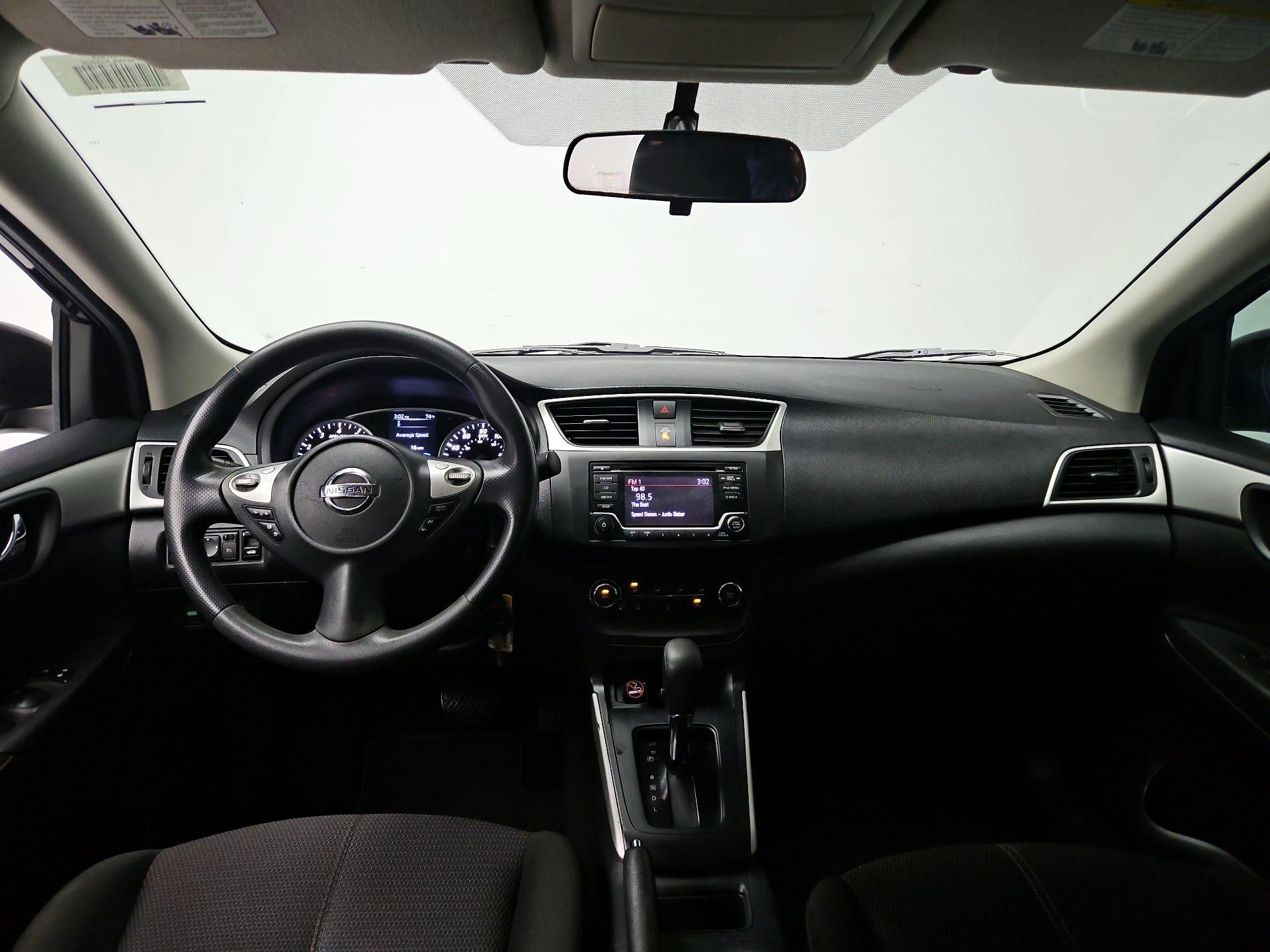 Thumbnail: 2018 Nissan Sentra - 9