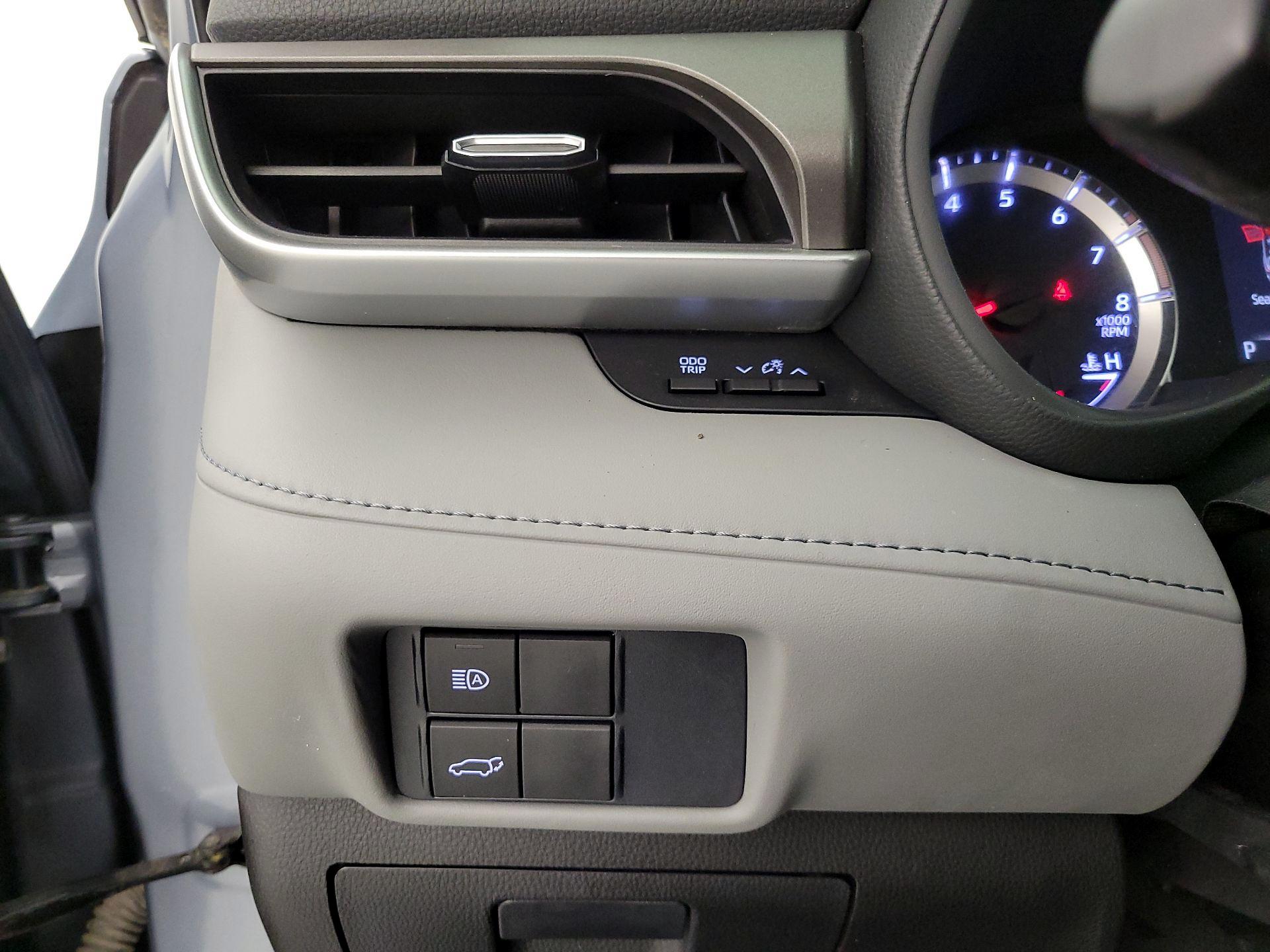 Thumbnail: 2021 Toyota Highlander - 13