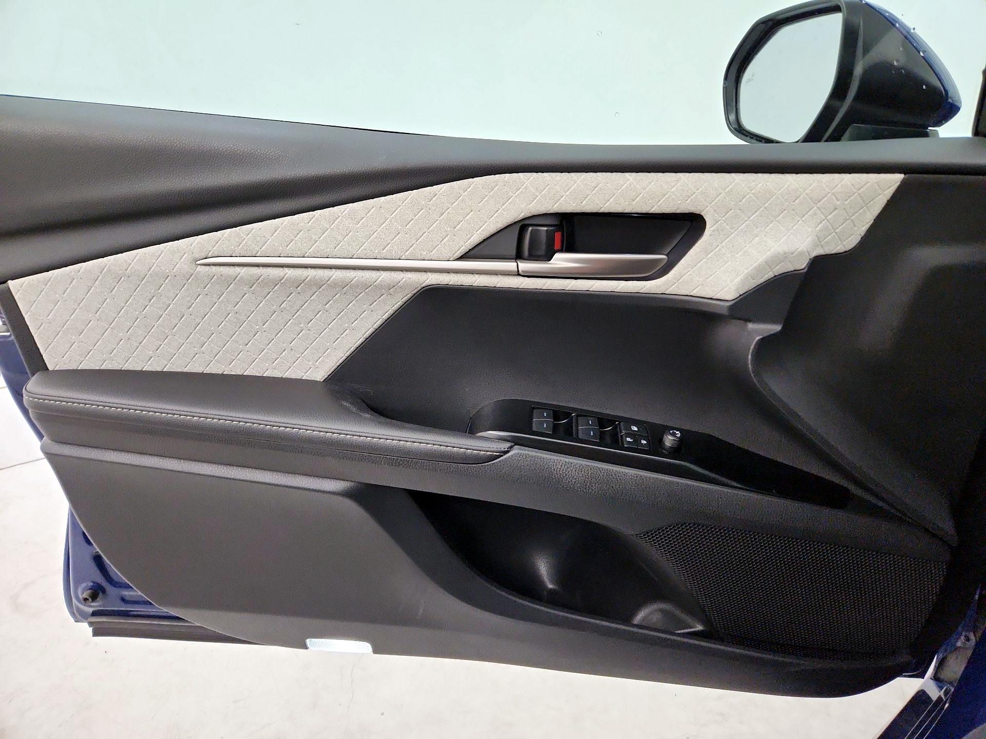 Thumbnail: 2025 Toyota Camry - 12