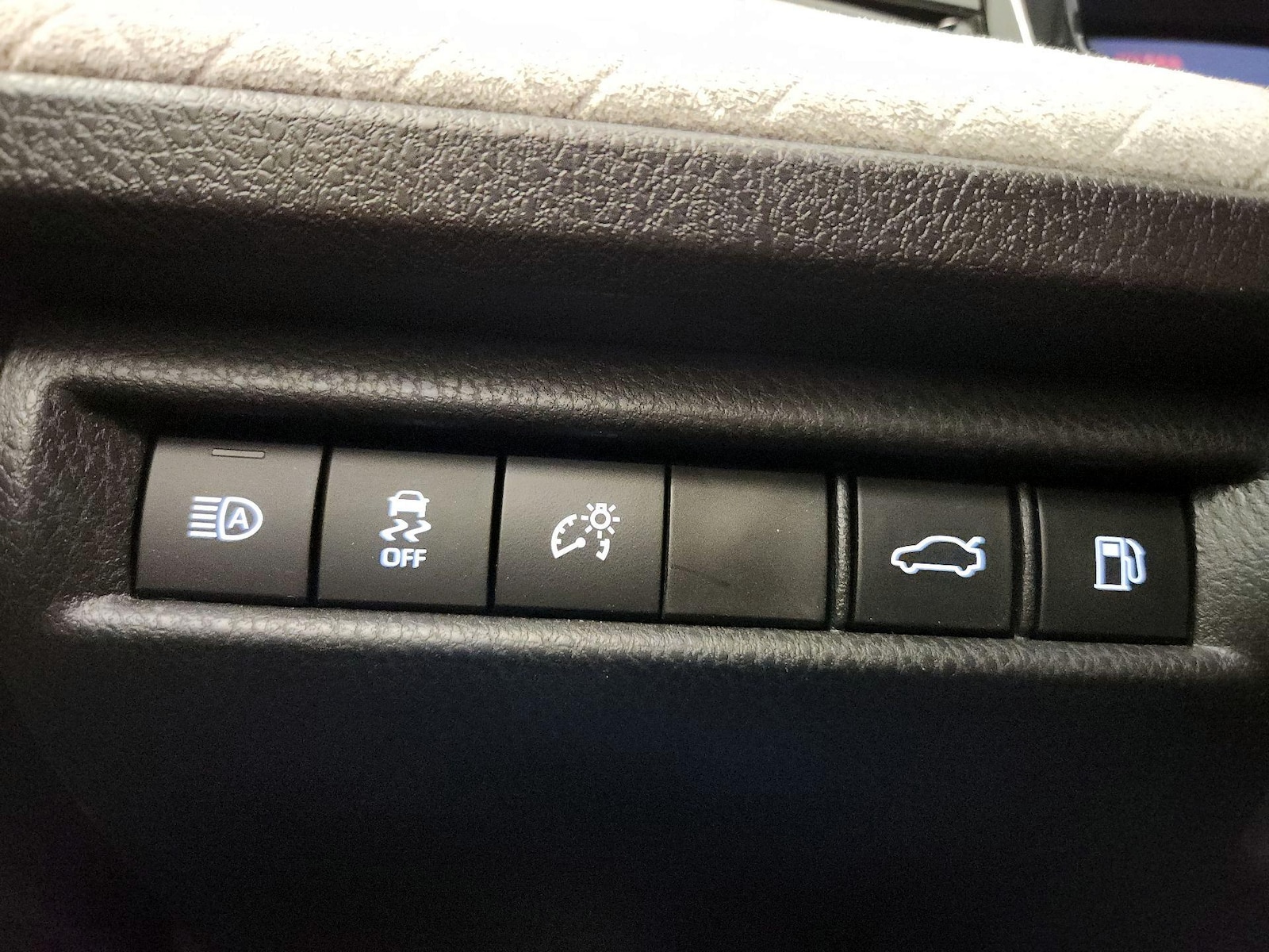 2025 Toyota Camry XLE - Photo 14