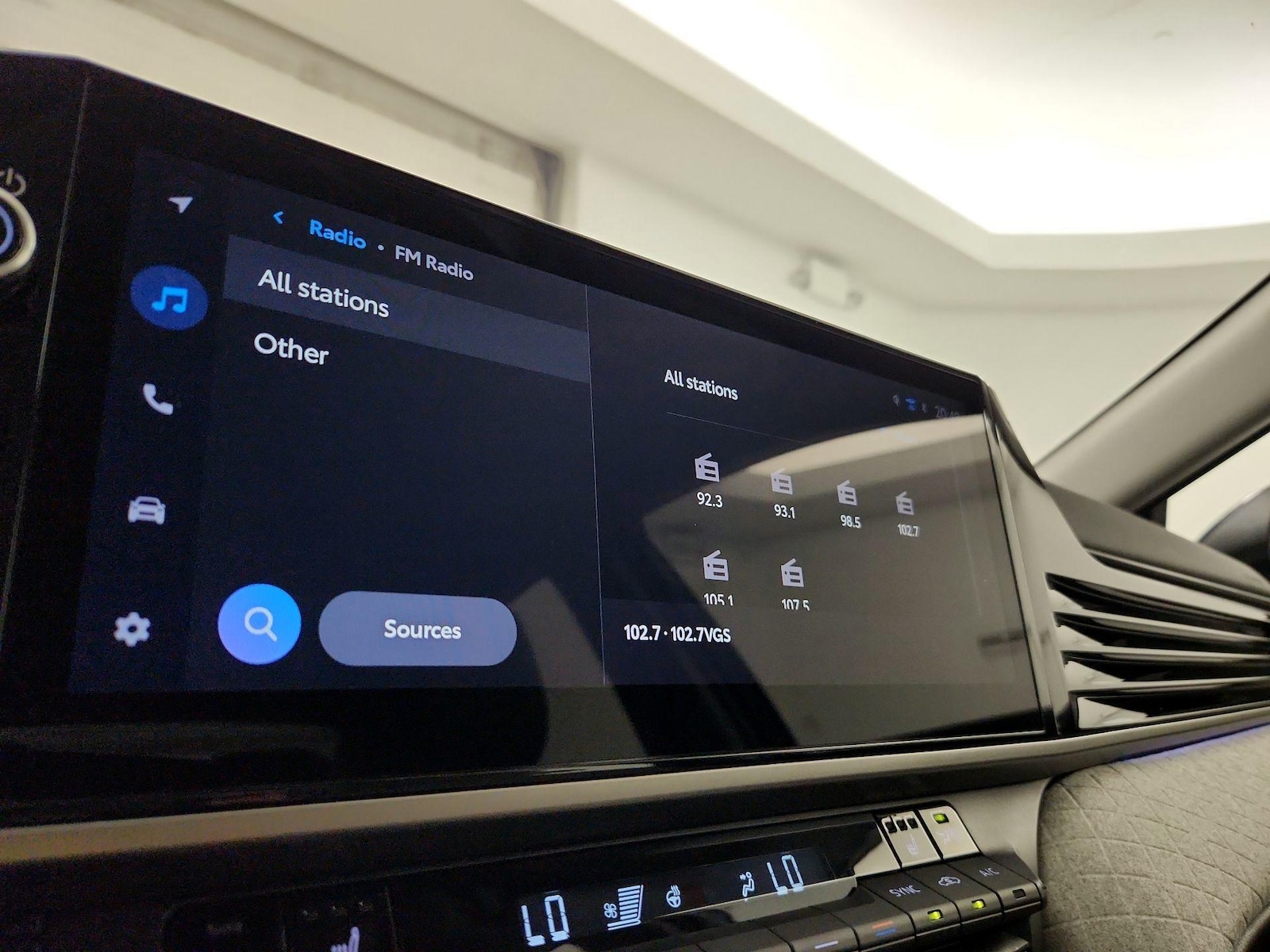 2025 Toyota Camry XLE - Photo 17