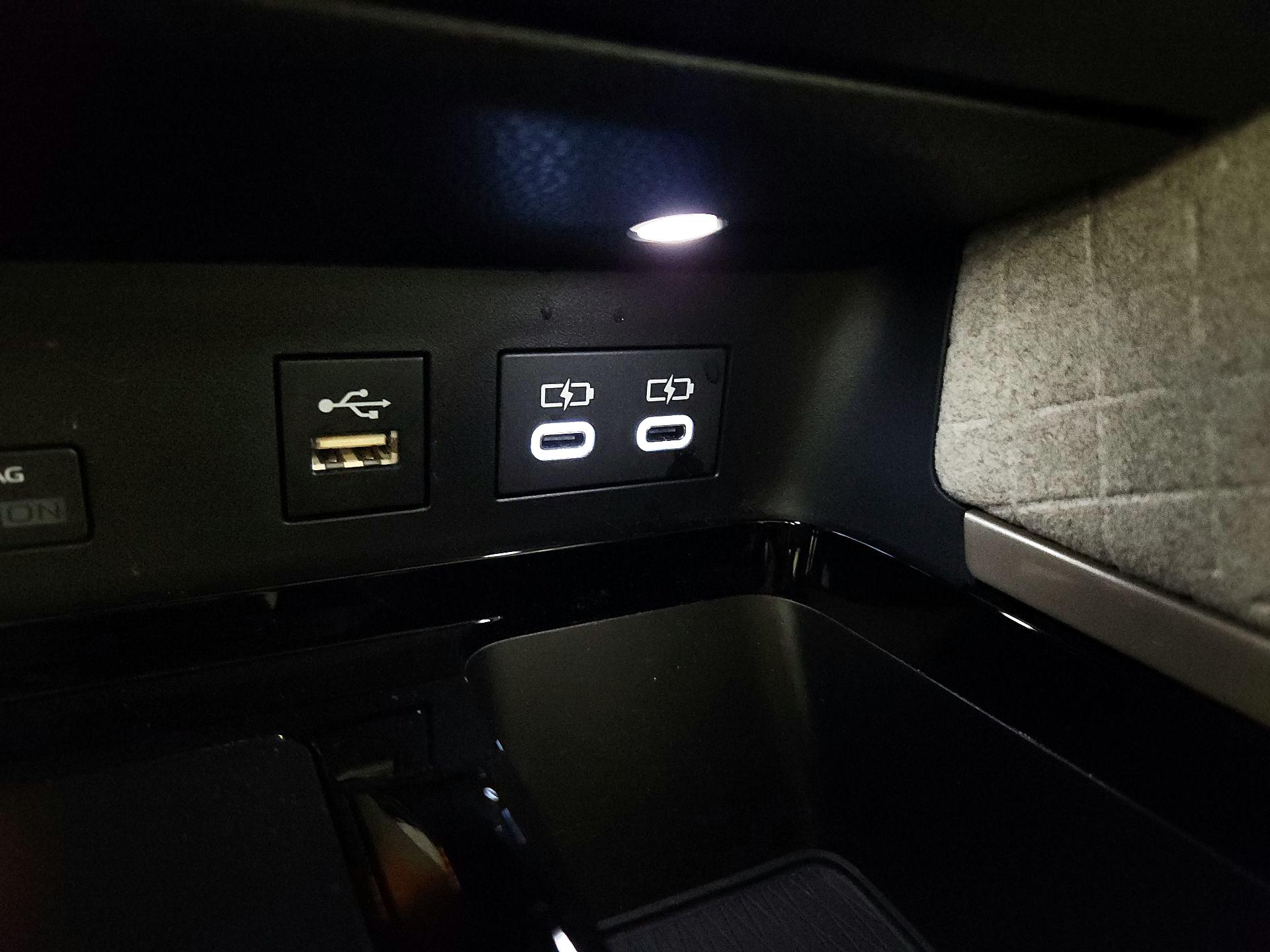 Thumbnail: 2025 Toyota Camry - 19