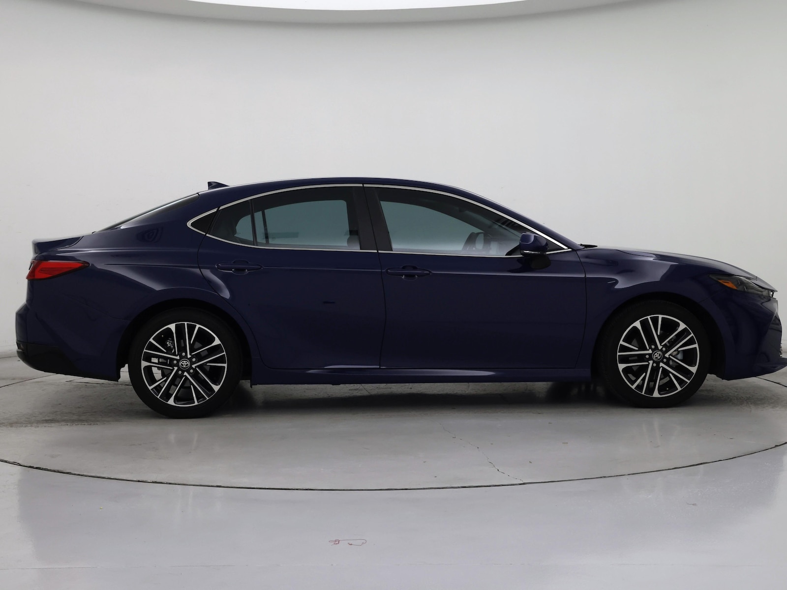 2025 Toyota Camry XLE - Photo 8