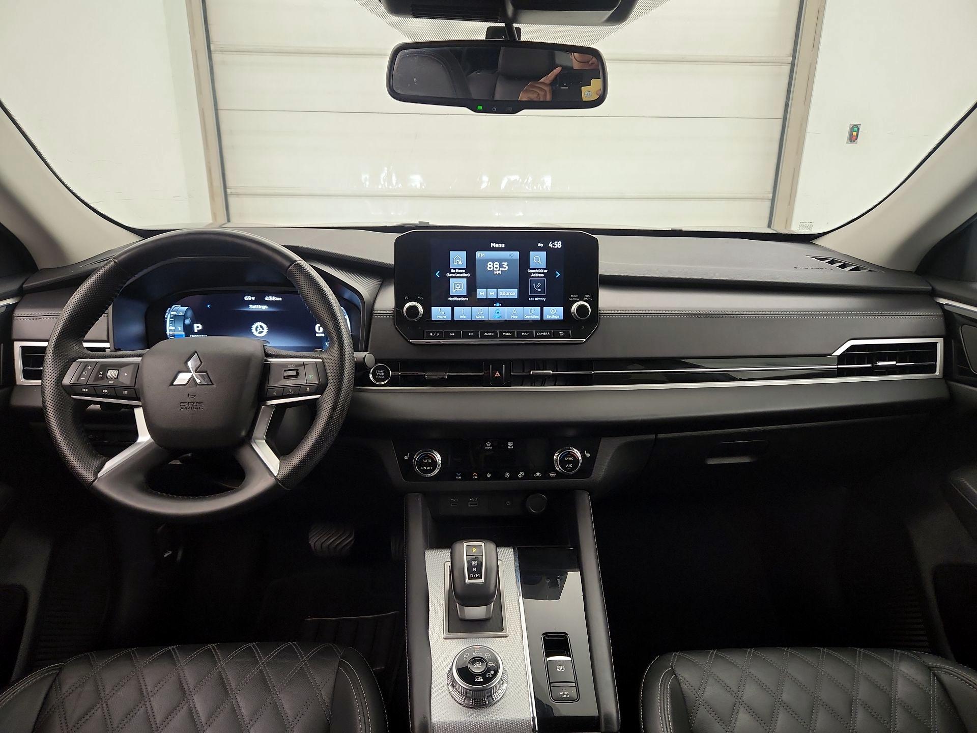 Thumbnail: 2024 Mitsubishi Outlander - 9