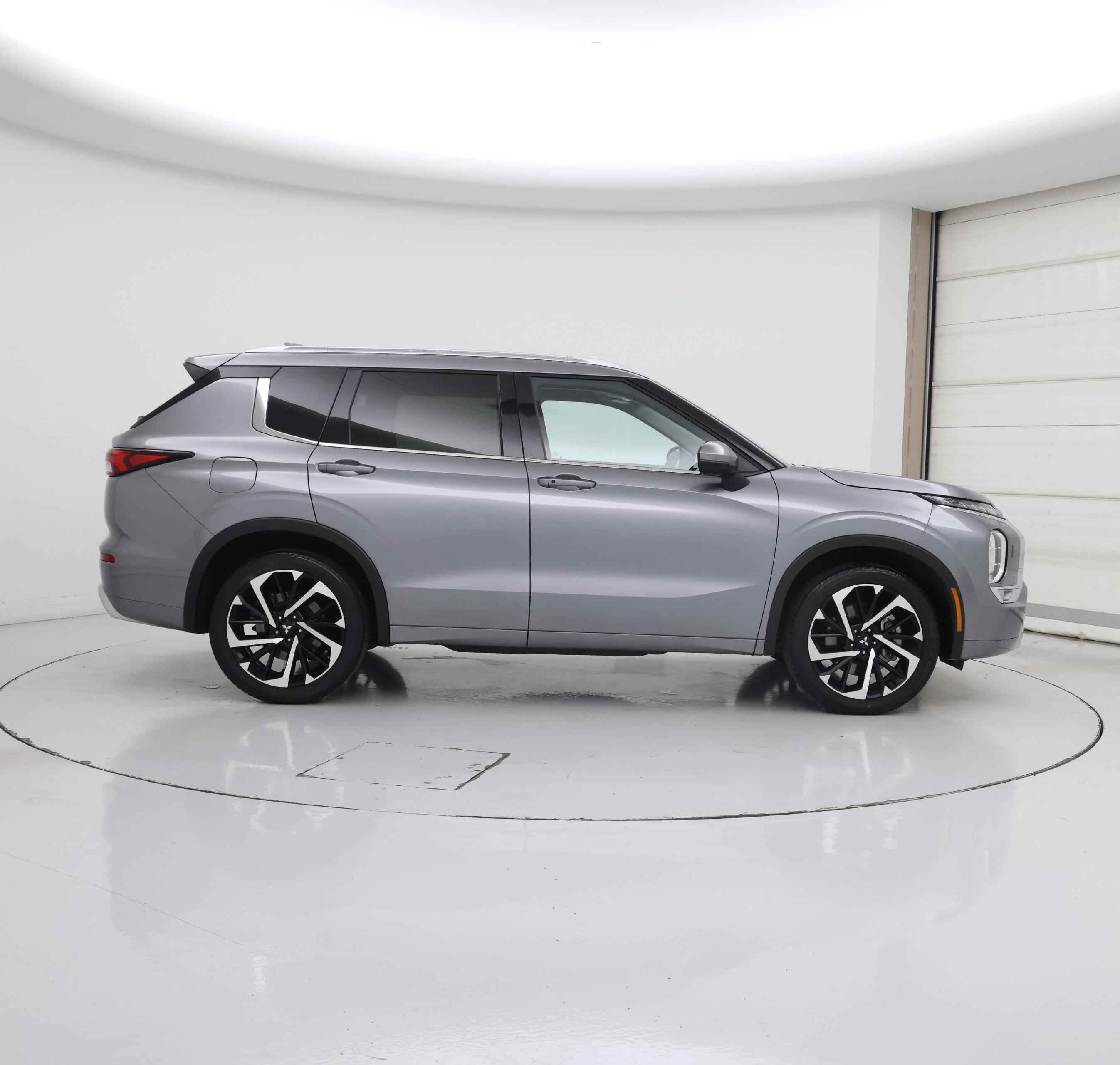 Thumbnail: 2024 Mitsubishi Outlander - 7